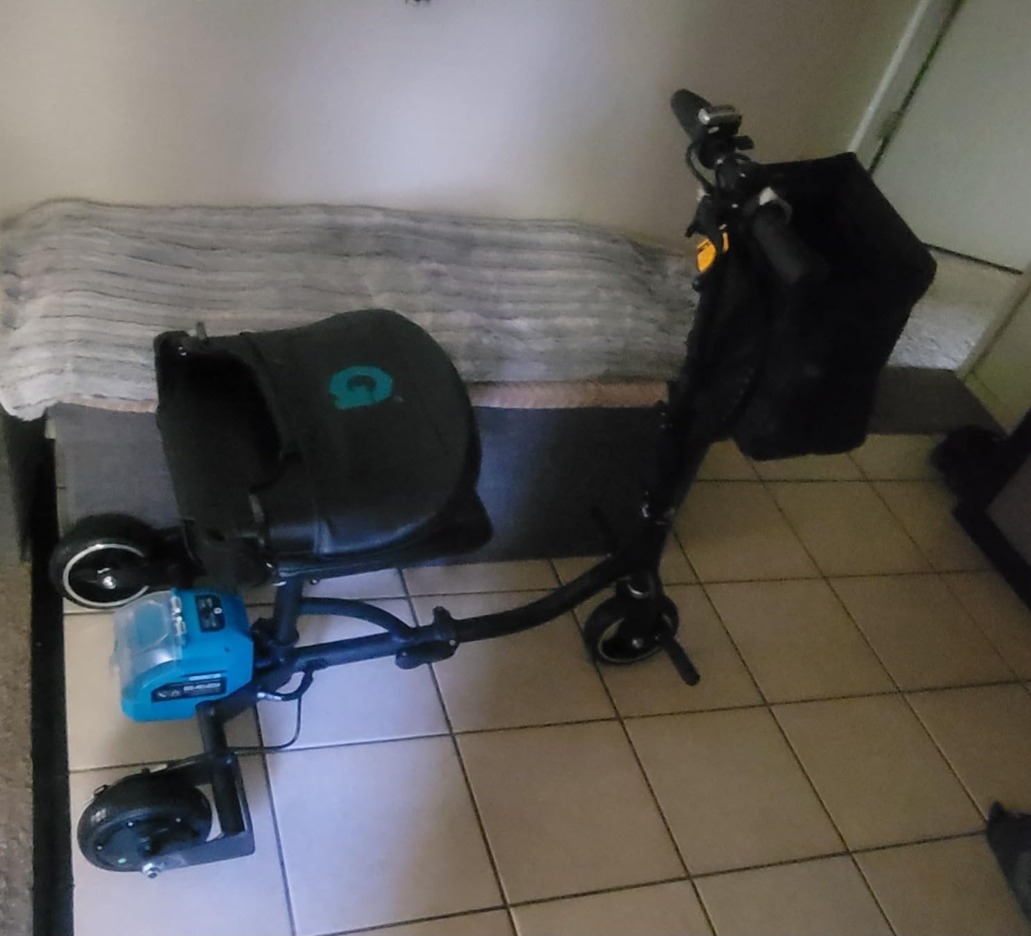 G Mobility Scooter – 3 Wheels, 35 lb Folding Aluminum Frame, Anti-Tip Footrests, Includes (1) 48V 2Ah Li-Ion Battery and Charger, Supports 275 lbs, Airline Friendly customer photo 1
