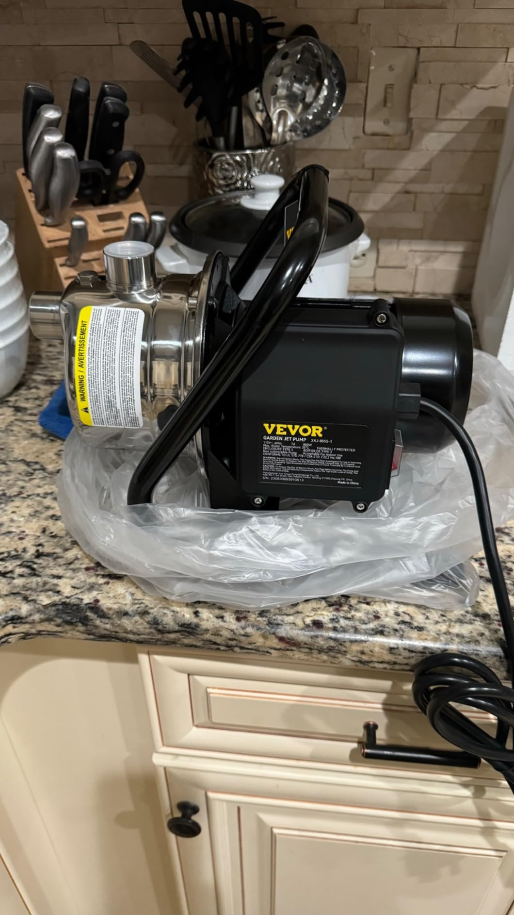 VEVOR 1.1 HP Portable Shallow Well Pump, 978 GPH Garden Jet Pump, 115V, 131 ft Height, Stainless Steel Sprinkler Booster Pumps for Garden Lawn Irrigation system, Lake Fountain, Water Transfer customer photo 1