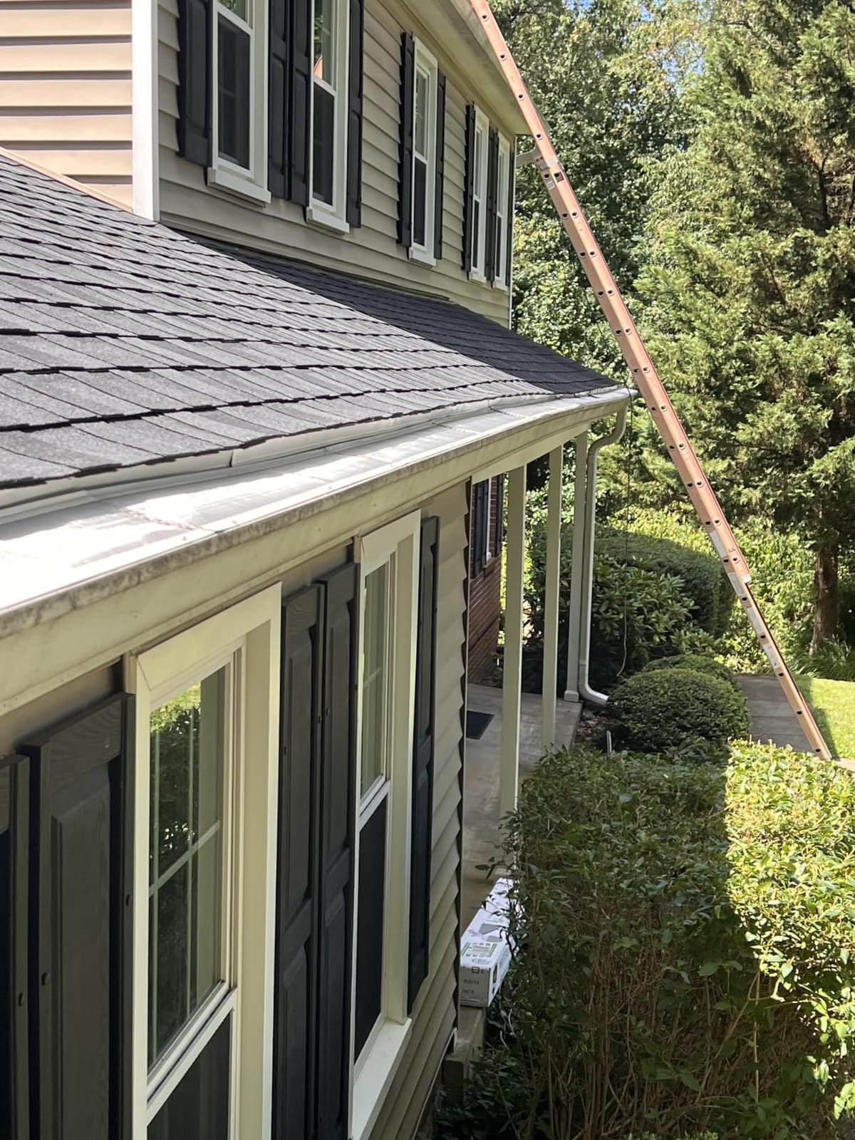 DIY Gutter Guards, 5 Inch, 48 FT, Stainless Mesh, White customer photo 1