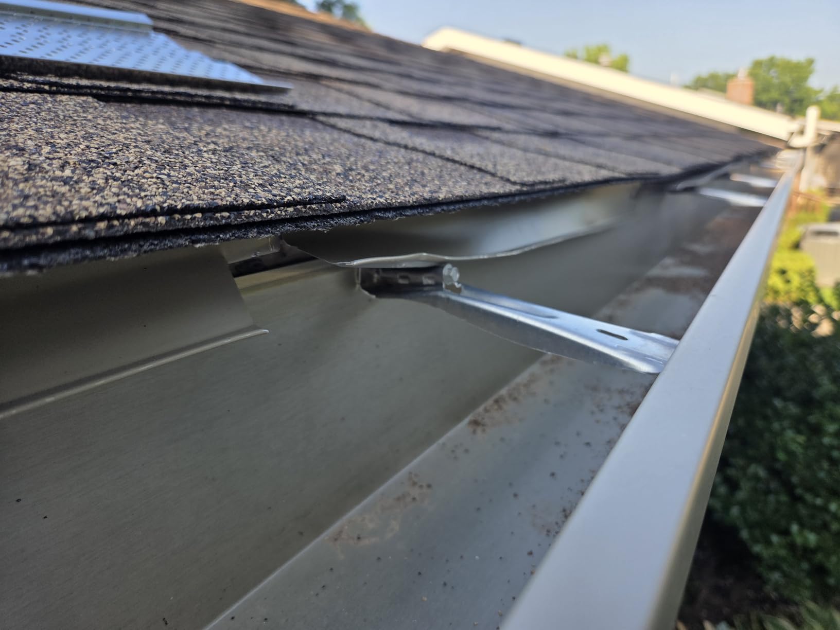 Standard Gutter Guards, 6 Inch, 100 FT, Aluminum, Royal Brown customer photo 1
