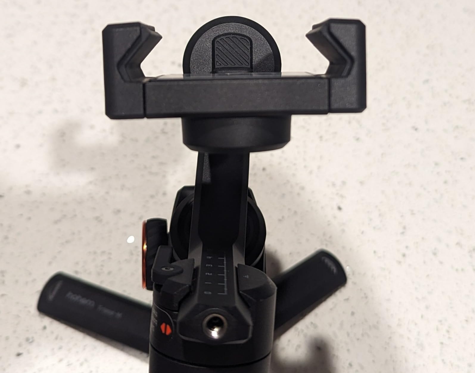 Hohem iSteady M6 Gimbal Stabilizer for Smartphone, 3-Axis Cell Phone Stabilizer Built-in OLED Display 400g Payload Reverse Charging Android and iPhone Gimbal with Inception Motion Timelapse customer photo 1