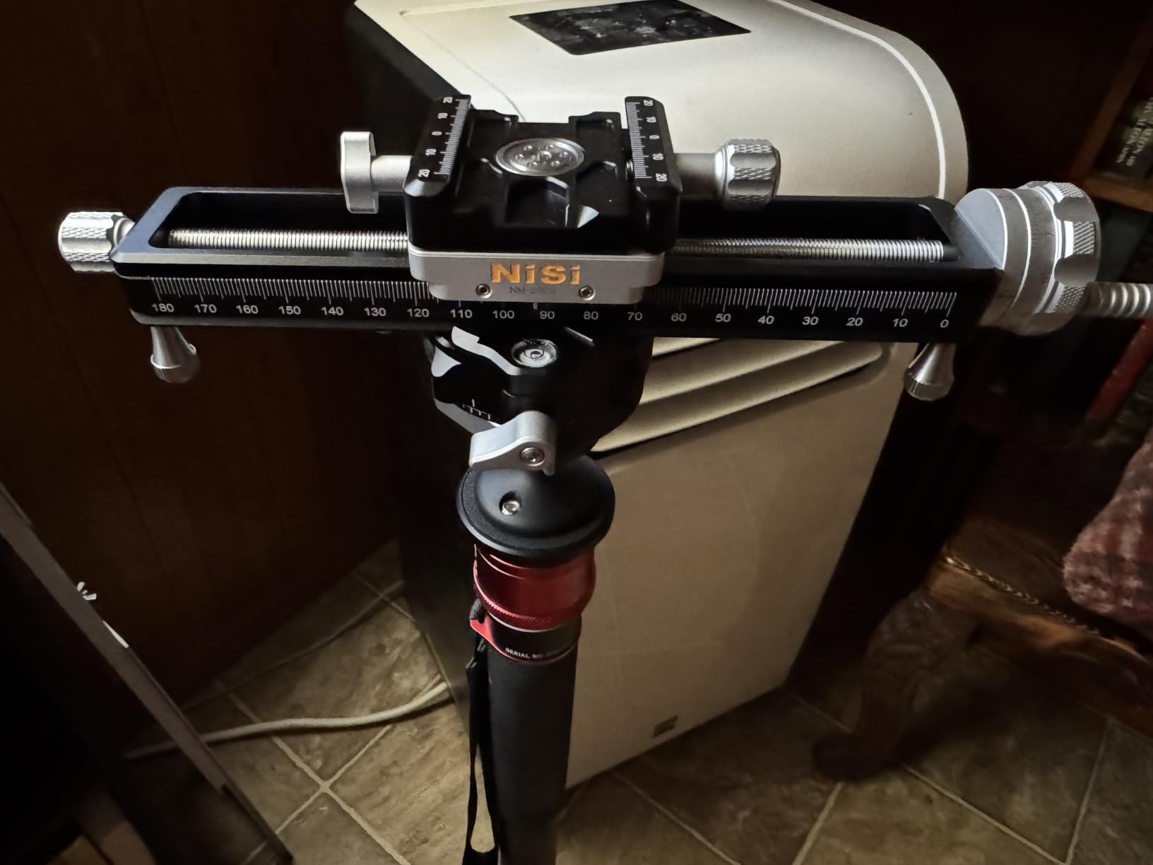 NiSi - NM-200S Macro Focusing Rail, Precision Focus Slider for Macro Photography , Universal Tripod Mounting, 360-Degree Rotating Clamp with Quick-Release Plate, Detachable Feet, Arca-Swiss Compatible customer photo 1