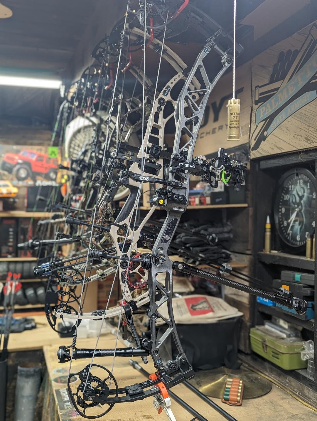 Bow Stabilizer, Archery Bow Stabilizer for Compound Bow Carbon Balance Bar Absorber with Weights to Reduce Vibrations Sound Absorption for Bow Hunting Shooting. customer photo 1