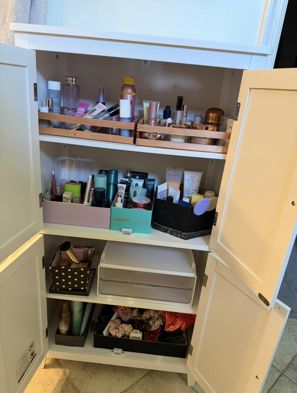 VASAGLE Bathroom Floor Storage Cabinet with 4 Doors, Cloud White customer photo 1