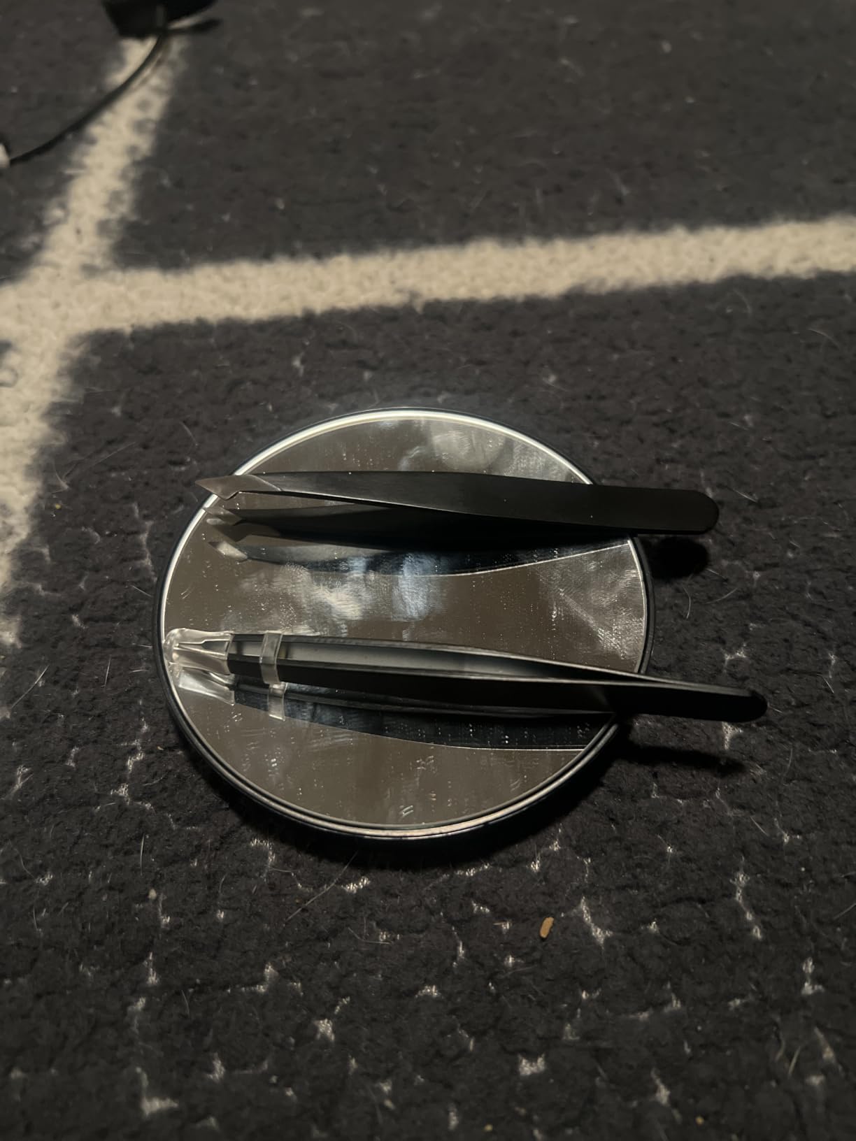MIYADIVA 30X Magnifying Mirror, Small Travel Mirror with Suction Cup and Tweezers, 3.5 Inches customer photo 2
