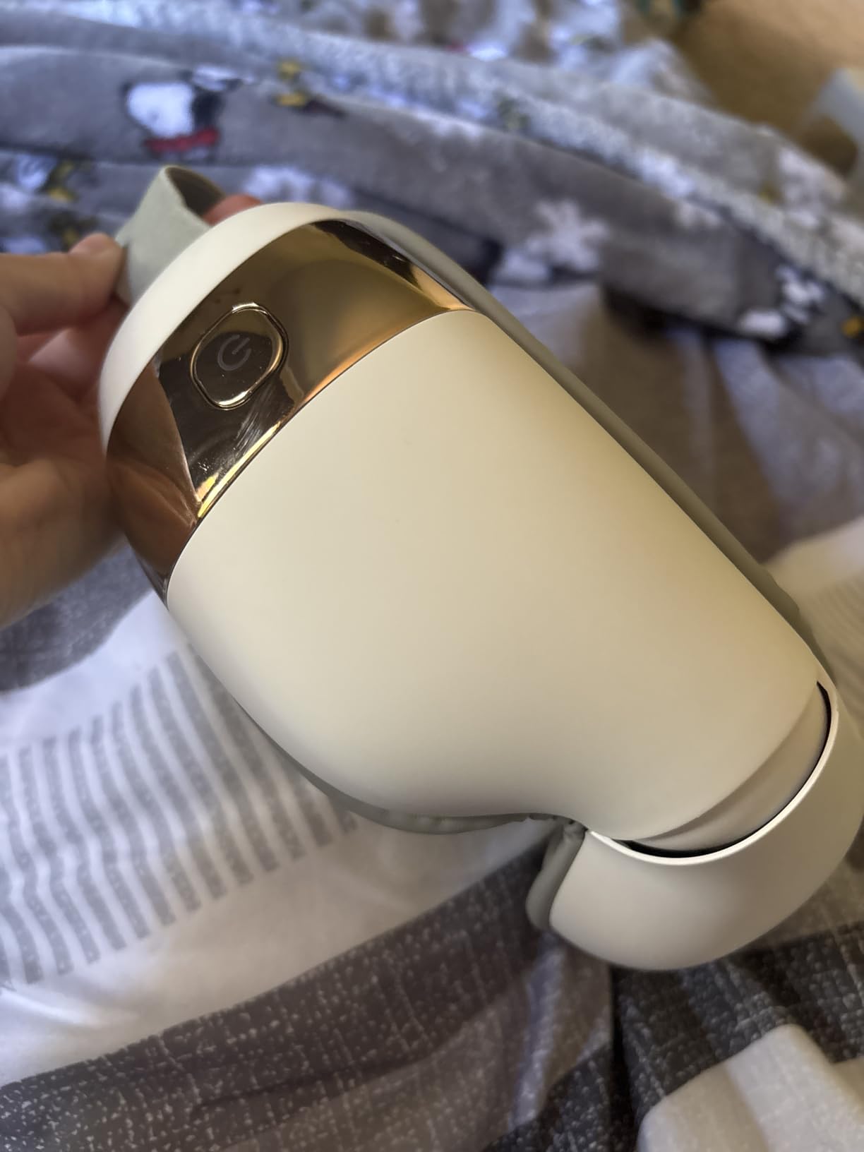 HubiCare Eye Massager with Heat, Vibration, and Music Helps Relieve Strain, Dark Circles, Dryness, and for Migraine Relief Relaxation and Better Sleep Valentines Day Gifts for Women/Men (Black) customer photo 2