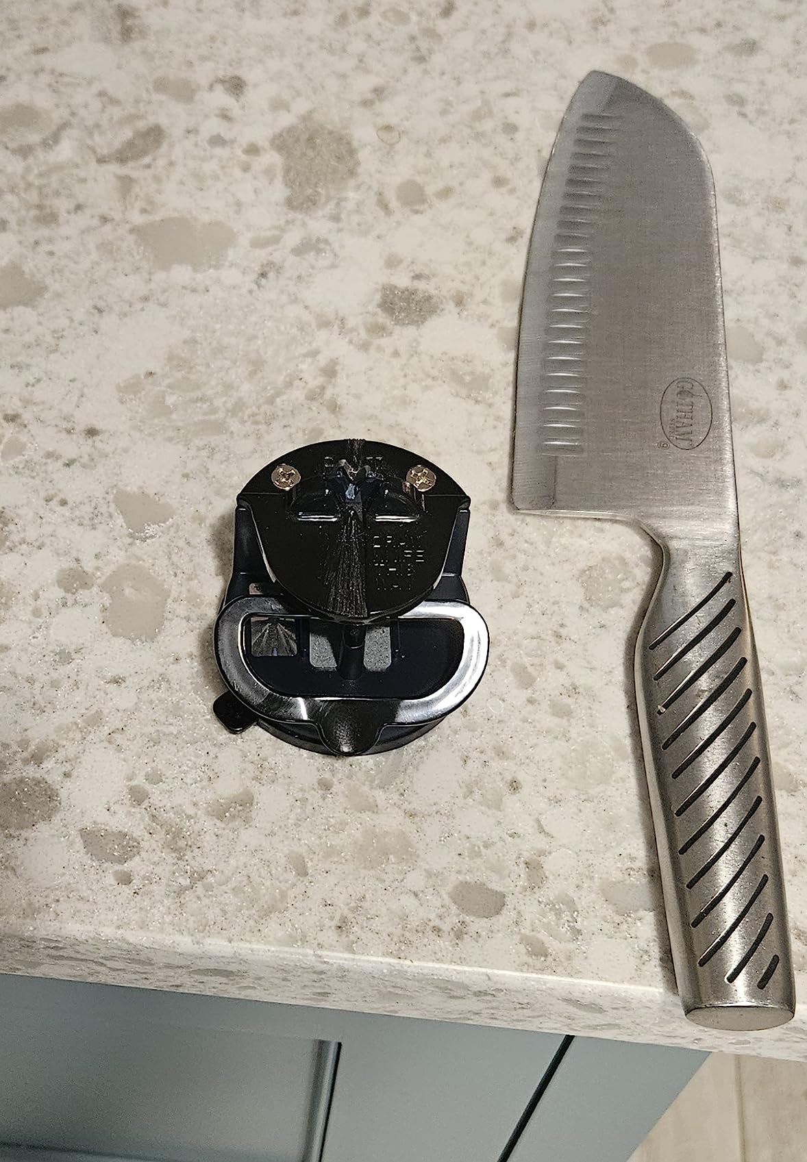 AnySharp – GLOBAL – Easy to Use, Hands Free Knife Sharpener - Red customer photo 2