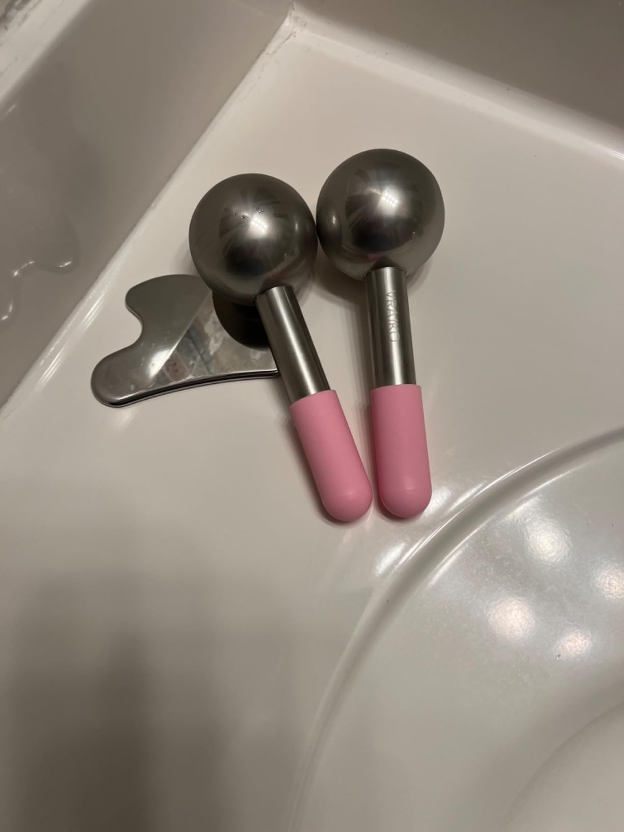 VRAIKO ICE Globes for Facials & Gua Sha Set, Gua Sha Facial Tools and Cryo Sticks with Unbreakable Steel, Face Massager Cooling Rollers for Dark Circles, Puffiness and Lymphatic Drainage (White) customer photo 1
