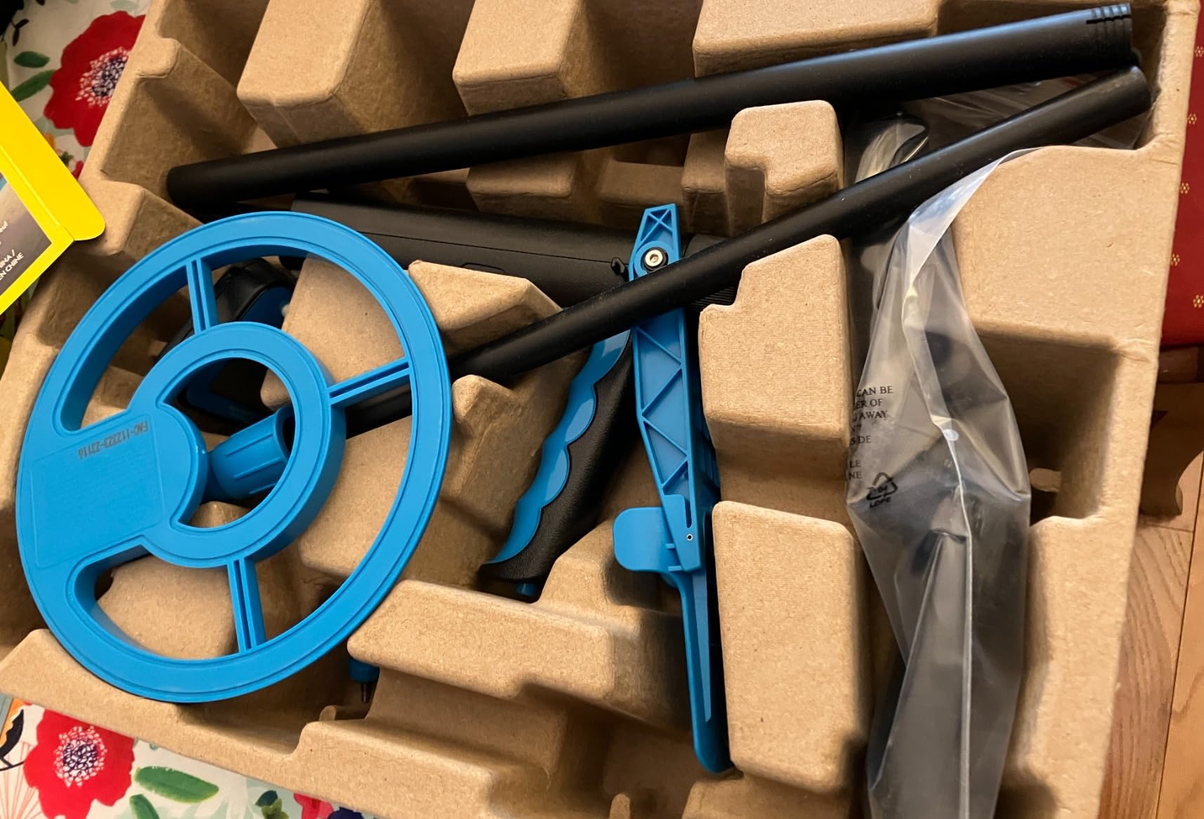 NATIONAL GEOGRAPHIC Metal Detector for Kids - 7.4