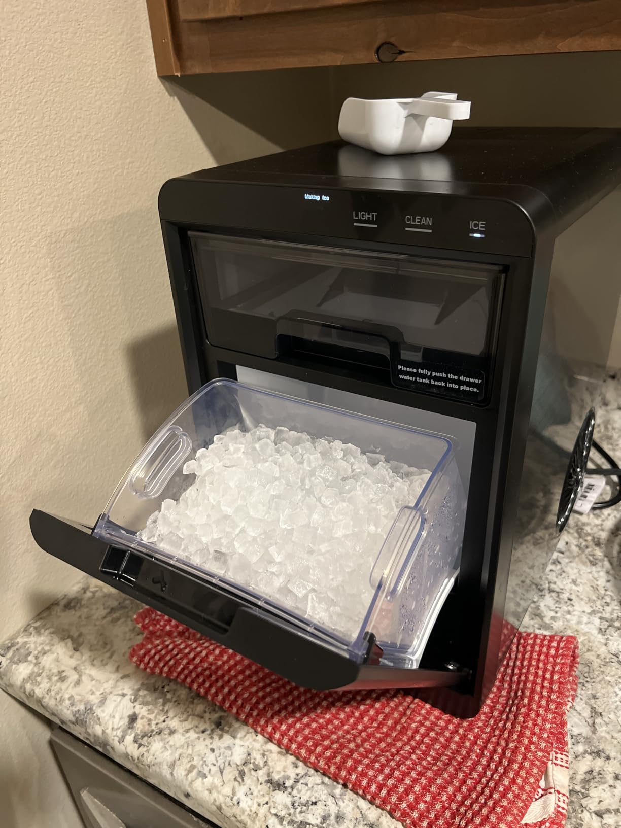 VIVOHOME Nugget Ice Maker Countertop, 44lbs/Day, Black customer photo 1