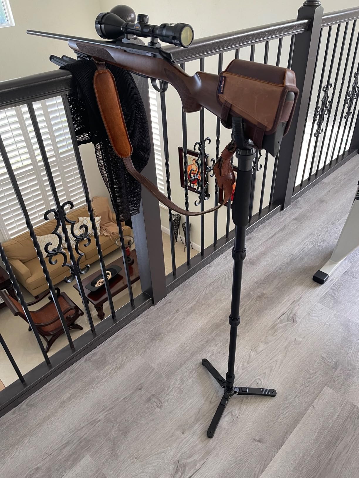 AUSCAMOTEK Rifle Shooting Stick with Tri-Stand Base – Lightweight Aluminum Shotgun Monopod Rest with 360° Swivel Yoke, Adjustable 22