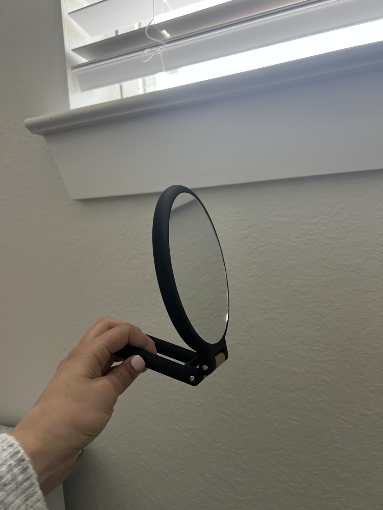 Sifolo 30x Magnifying Mirror, Travel Hand Mirrors with Handle - Double Side Handheld Mirror with 1X 30X Magnification & Adjustable Handle/Stand, Hand Held Foldable Travel Mirror for Makeup(Black) customer photo 1