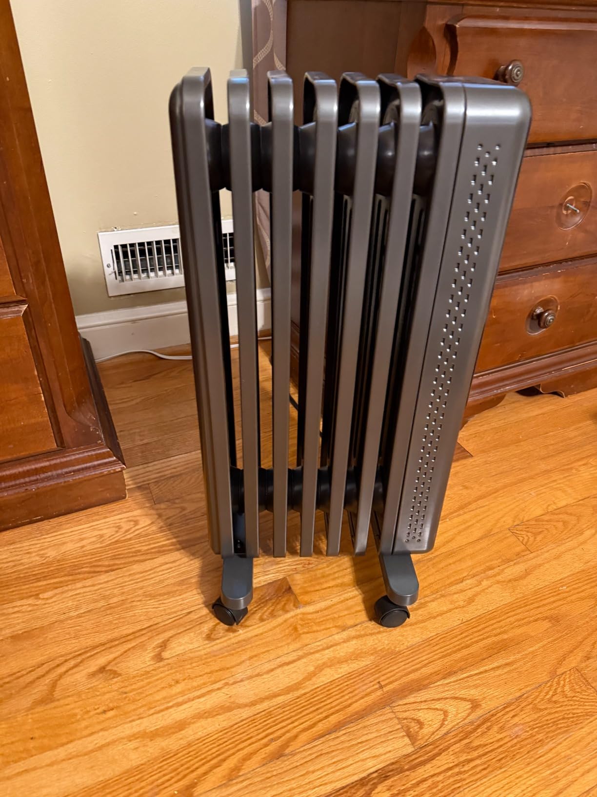 DREO Oil Filled Radiator Heater, Electric Heaters for indoor use Large Room customer photo 1