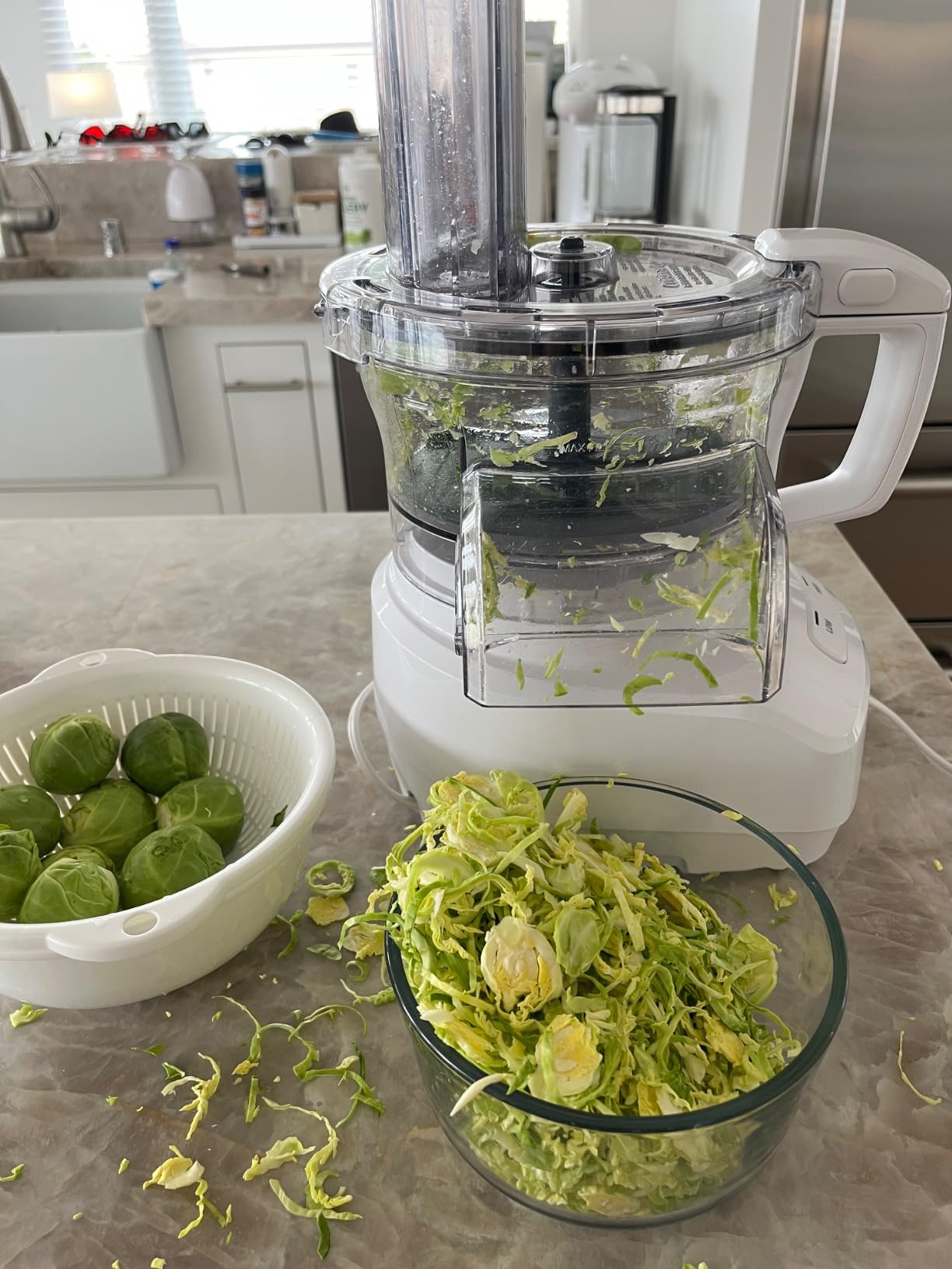 Cuisinart 9-Cup Continuous Feed Food Processor with Fine and Medium Reversible Shredding and Slicing Disc, Universal Blade, Continuous-Feed Attachment, and In-Bowl Storage (White) customer photo 1