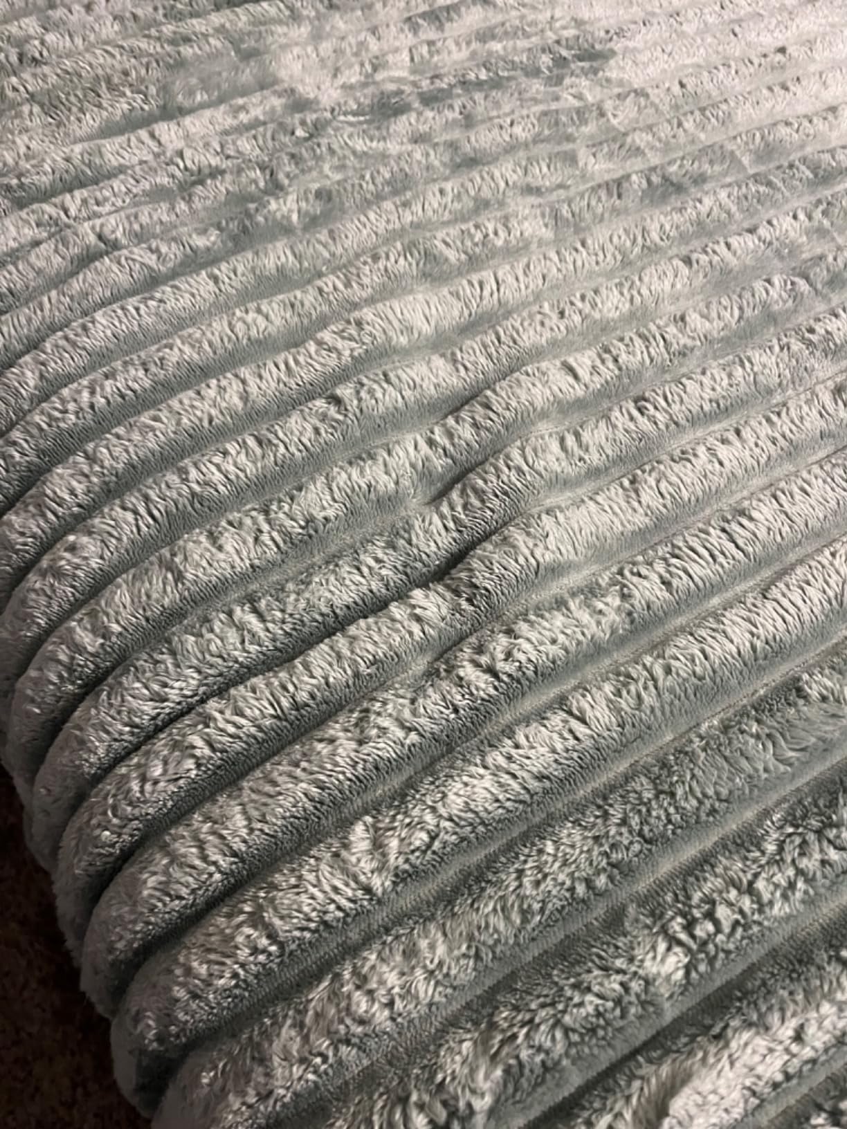 Bedsure Large Queen Fluffy Comforter Set, Cozy Fleece Cream White Bedding customer photo 1