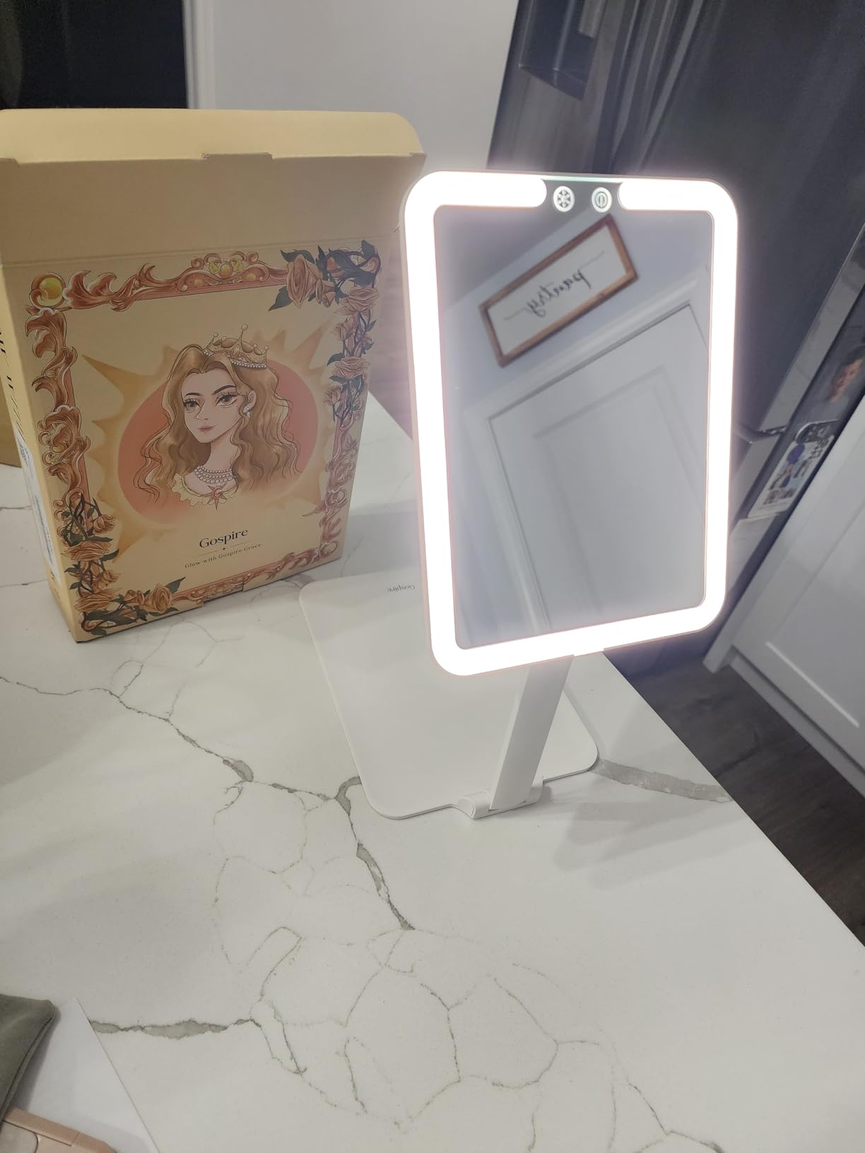 Gospire Travel Makeup Mirror with Lights and Magnification 10X, Pink customer photo 2