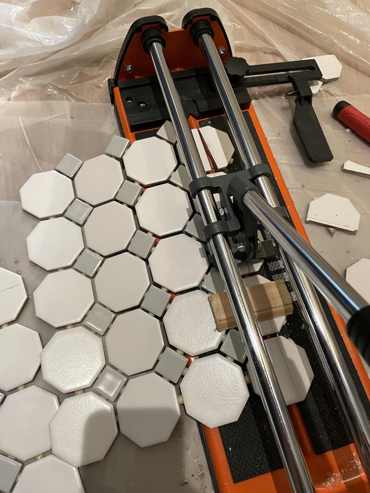 TILER 17 Inch Manual Tile Cutter, Professional Porcelain Ceramic Tile Cutter with Chrome Plated Solid Rails, Bonus 2pcs Spare Tungsten Carbide Cutting Wheel, Adjustable Fence Gauge, Anti-Skid Feet customer photo 1