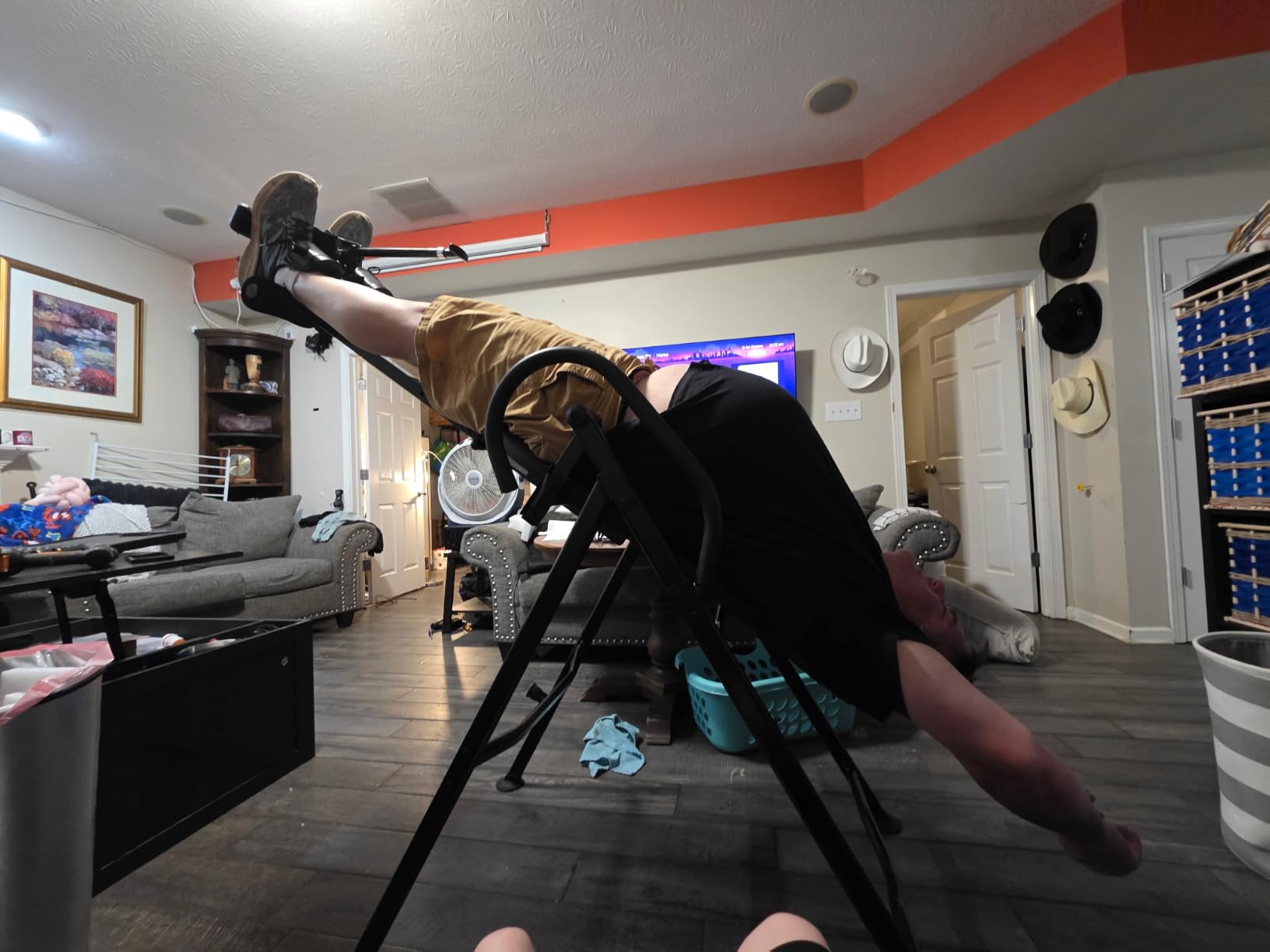 YOLEO Gravity Inversion Table for Back Pain Relief 2026 New Inversion Table customer photo 2