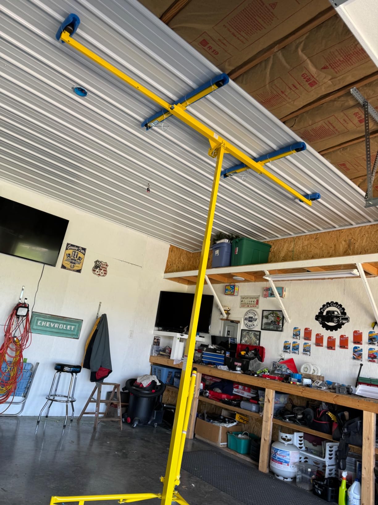 Stark USA 11-Foot Drywall Lift Hoist Panel Jack, Heavy-Duty Sheetrock Ceiling & Wall Lift with Telescoping Extension, Tilting Cradle, Locking Winch & Rolling Casters for Drywall Installation, Yellow customer photo 1