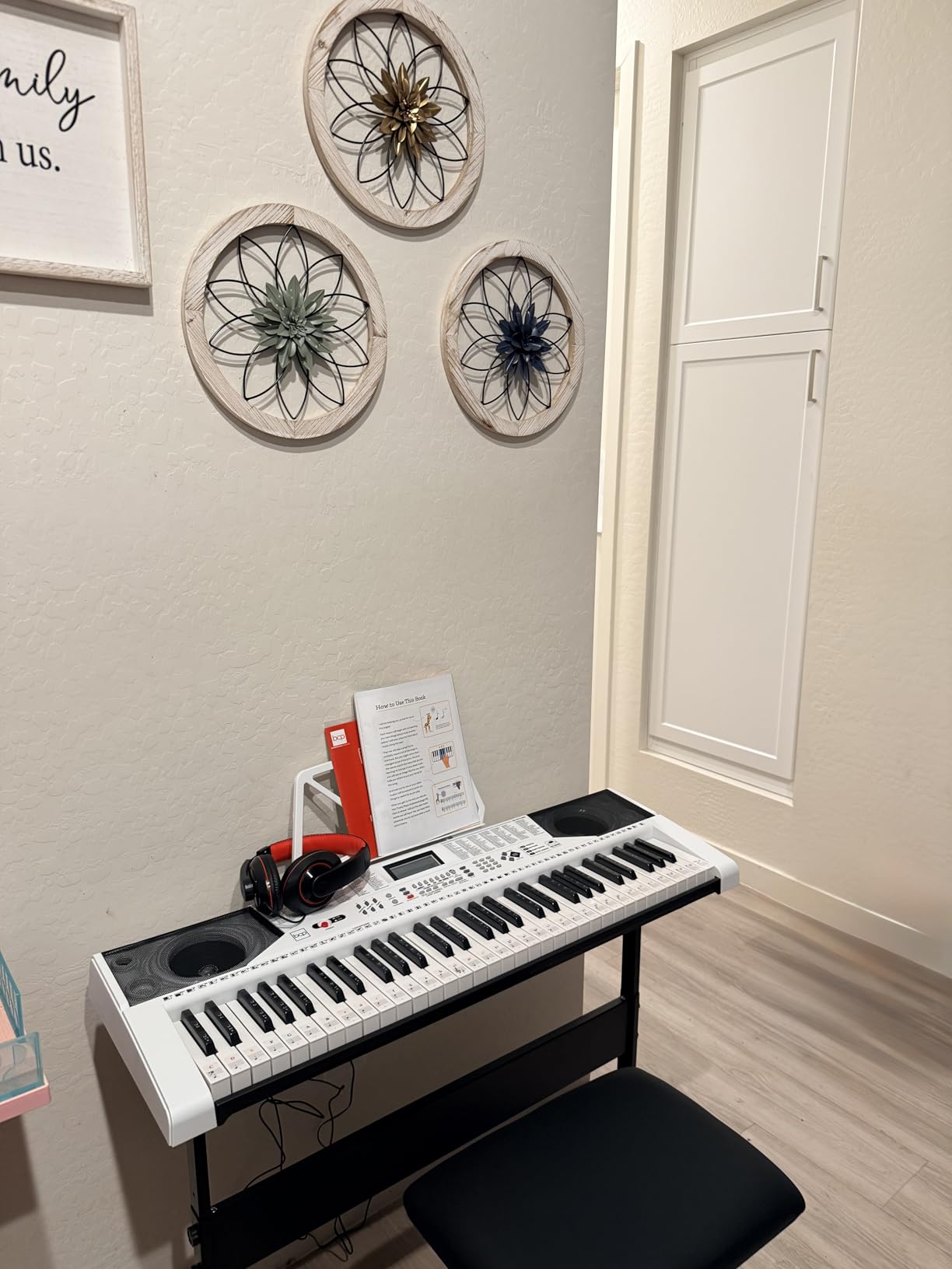 Best Choice Products 61-Key Beginners Complete Electronic Keyboard Piano Set w/Lighted Keys, LCD Screen, Headphones, Stand, Bench, Teaching Modes, Note Stickers, Built-In Speakers - Pink customer photo 2