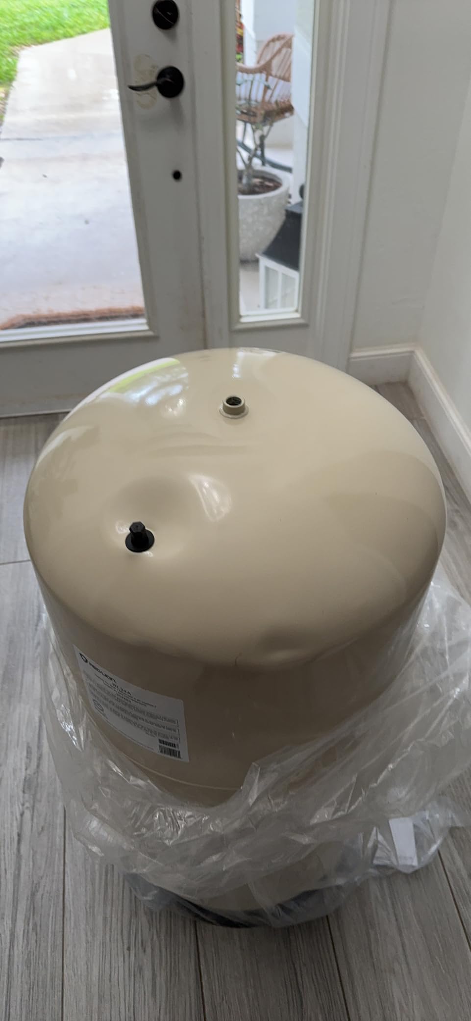 Red Lion RL34A, Vertical Pre-Charged Well Pressure Tank, 34 gallon customer photo 1