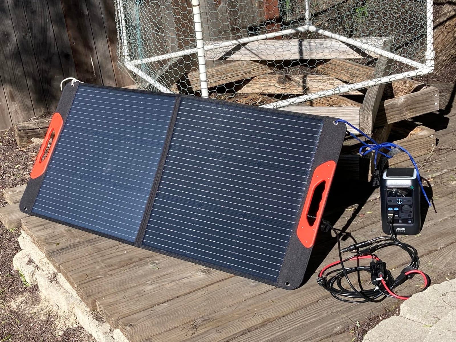 ZOUPW 100W Portable Solar Panel for Power Station,23.5% Efficiency Mono Foldable Solar Charger for Jackery 300/Ecoflow River/Anker/Bluetti,IP67 Waterproof for Camping RV Off-Grid Emergency Power customer photo 2