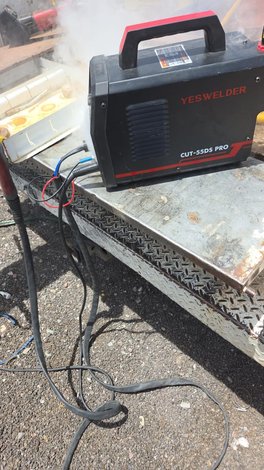 YESWELDER CUT-55DS PRO 55A Plasma Cutter, Non-HF, 110/220V, IPT40 Torch customer photo 1