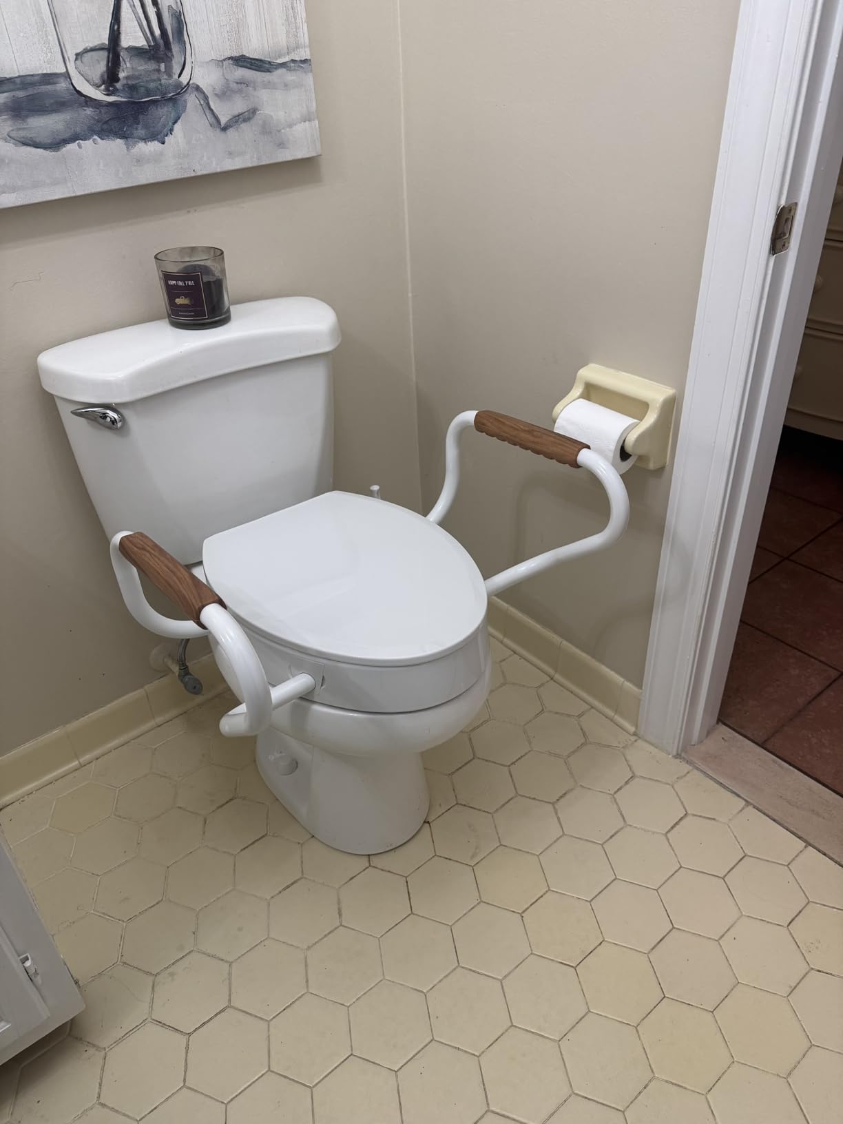 Lunderg Solva Raised Toilet Seat with Handles - Elongated - Adds 3 Inches customer photo 1