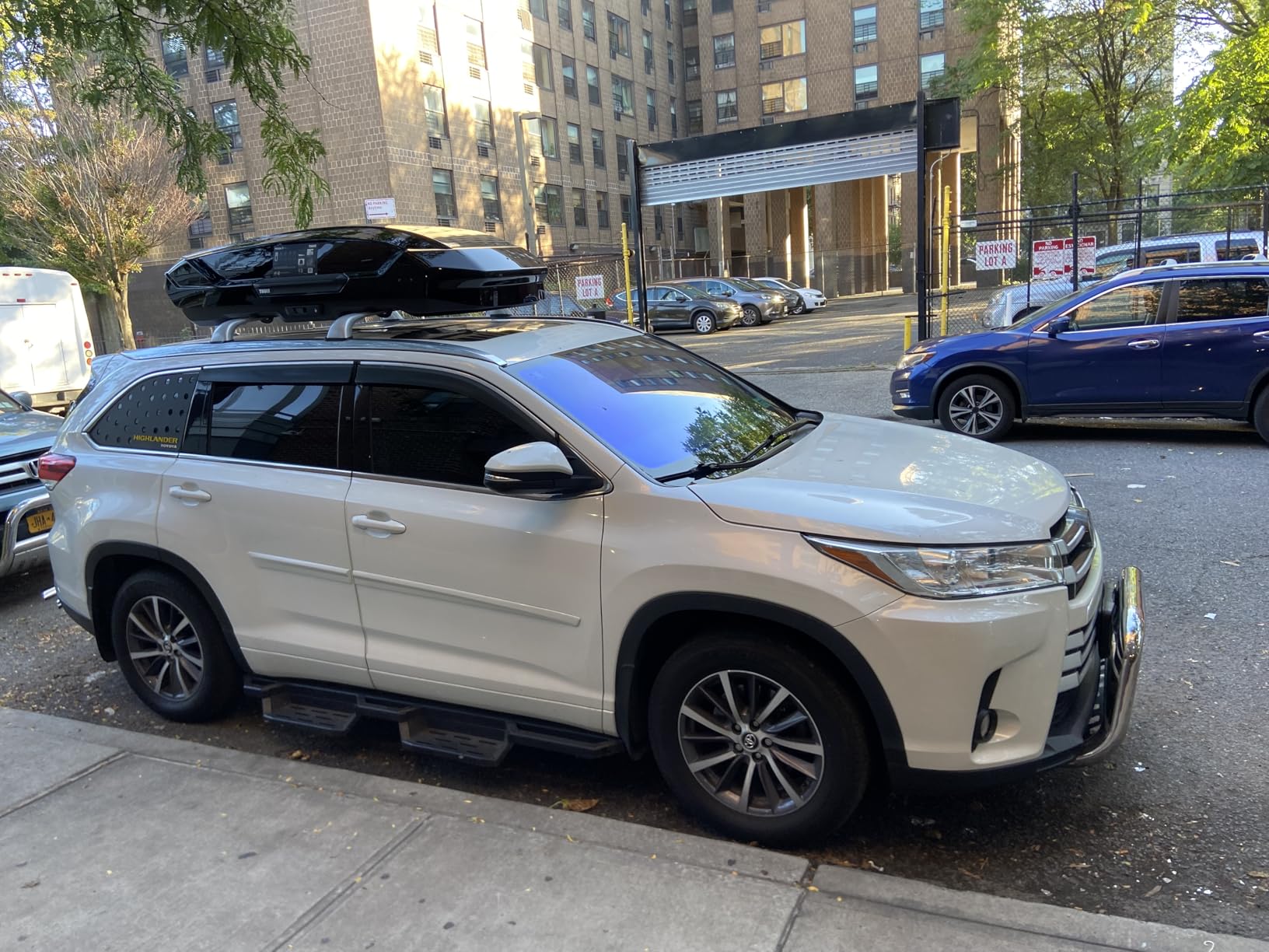 Thule Motion 3 Rooftop Box customer photo 1