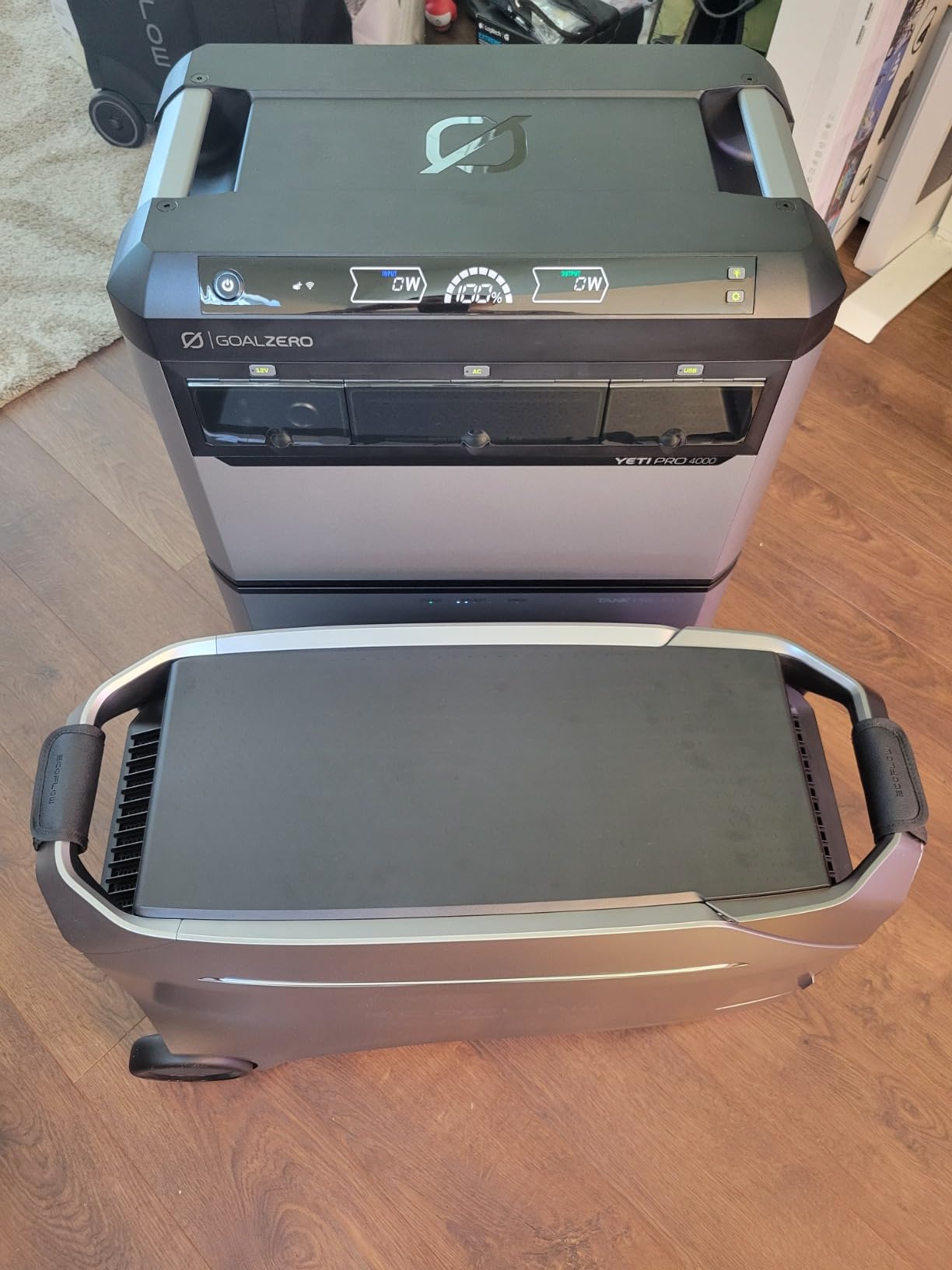 EF ECOFLOW DELTA Pro 3 Portable Power Station, 4096Wh, 4000W AC Output customer photo 2