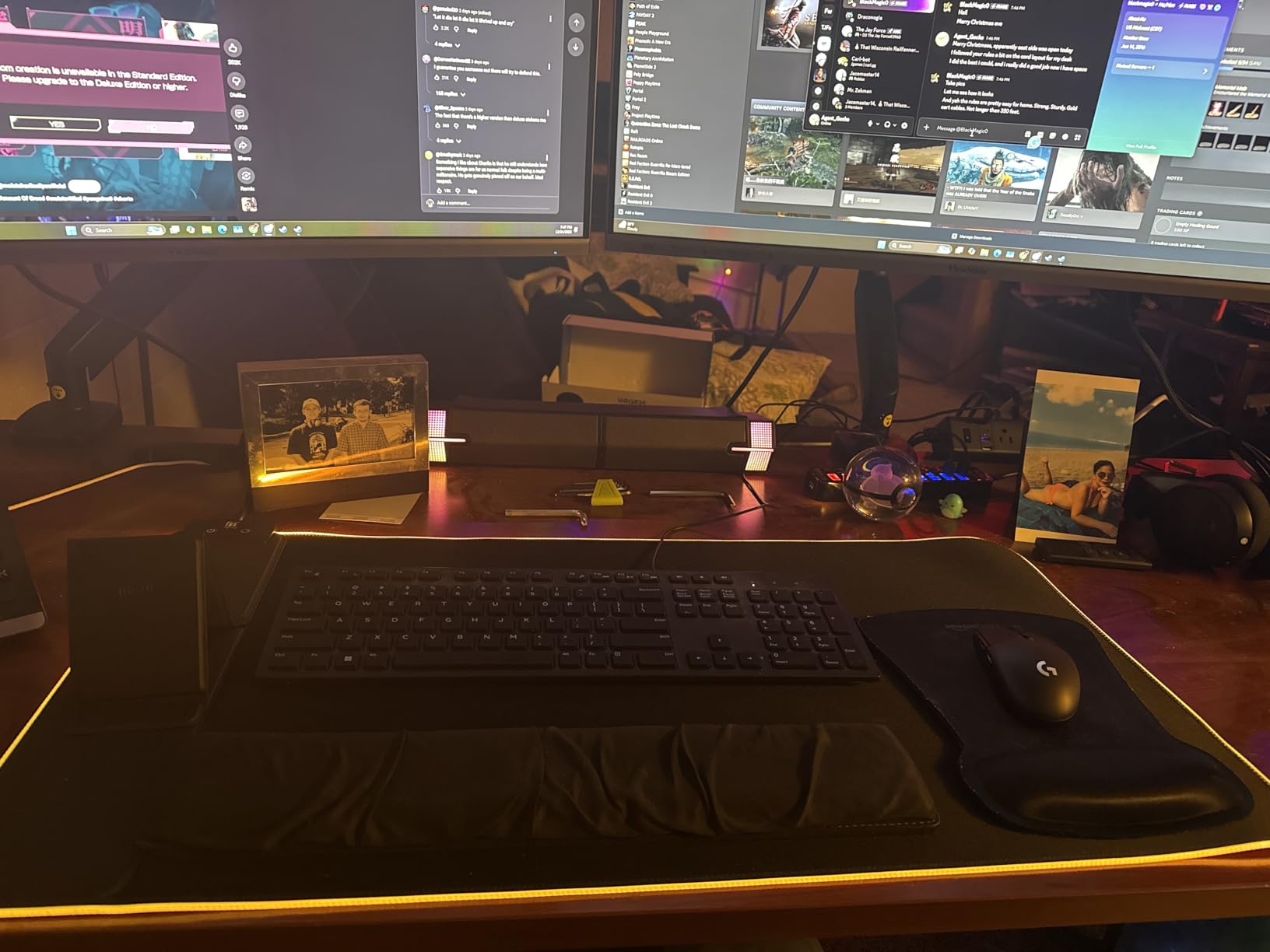 Wireless Charging RGB Mouse Pad with Phone Stand, Large Gaming Desk Mat customer photo 2