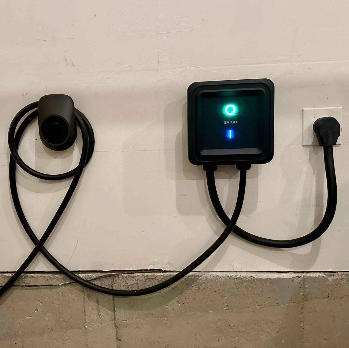 EVIQO Level 2 EV Charger J1772 48A - Hardwired 240V Wall Charging Station customer photo 2
