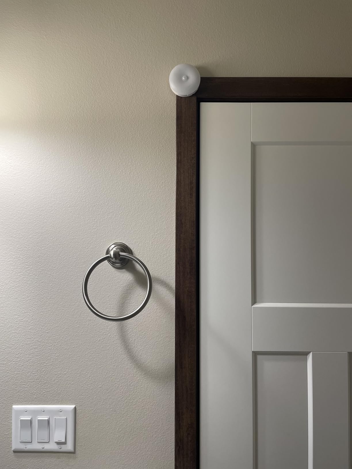 EZVALO RGB Under Cabinet Puck Lights with Remote, Motion Sensor Lights customer photo 2