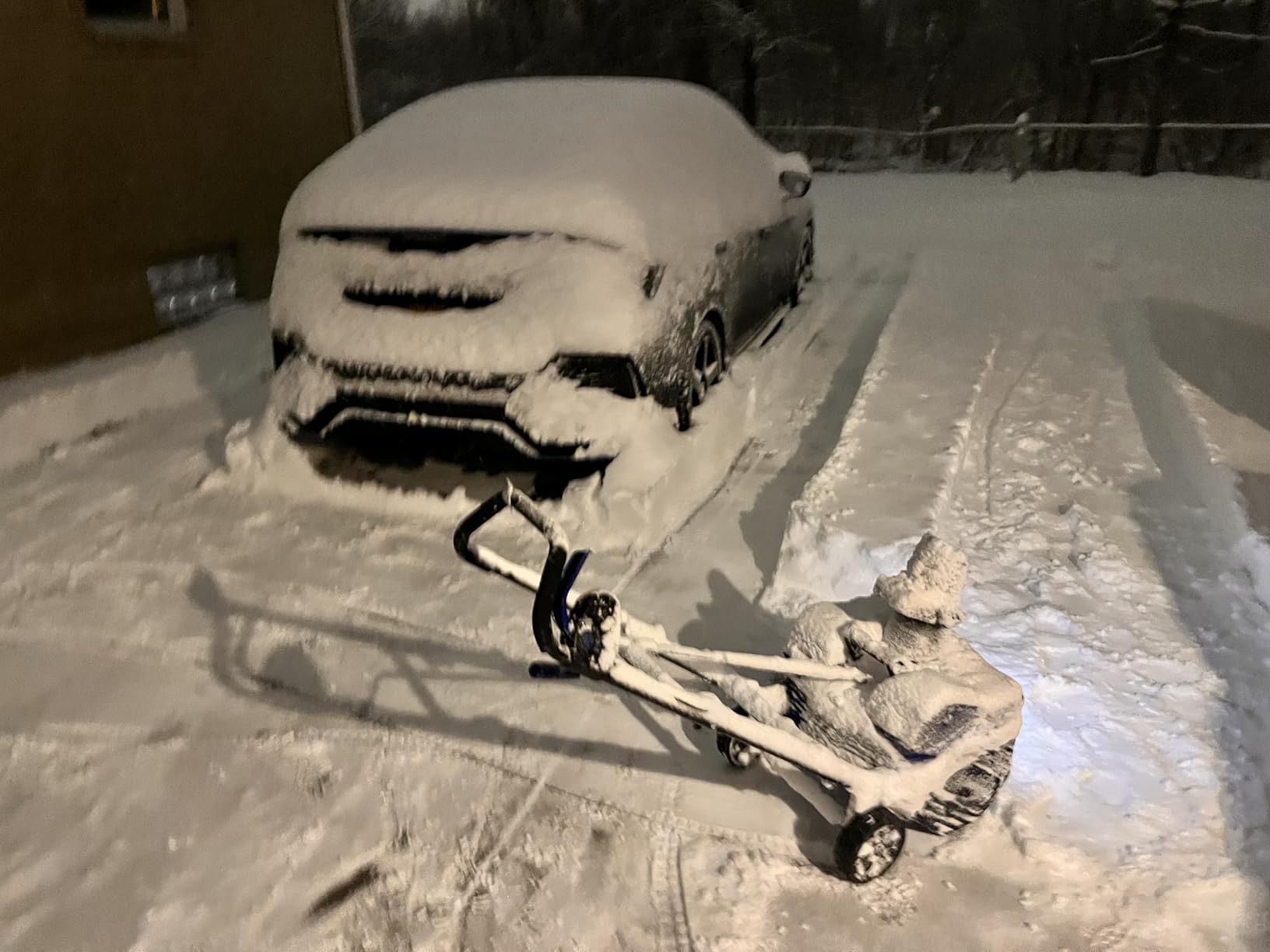 Westinghouse WSnow18 48V Cordless Snow Blower 18 Inch Kit, Steel Auger, LED Light, 1200W Brushless Motor, 25ft Throwing Distance, Plows 650lbs/min, Compatible with Snow Joe Batteries customer photo 2