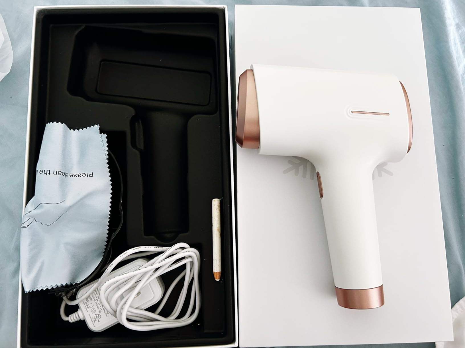 Finequin Laser Hair Removal for Women & Men, 45°F Ice-Cooling Contact, Safe & Virtually Painless Alternative to Salon IPL Hair Removal Device, Long-Lasting Hair Removal from Home, with Razor & Glasses customer photo 2