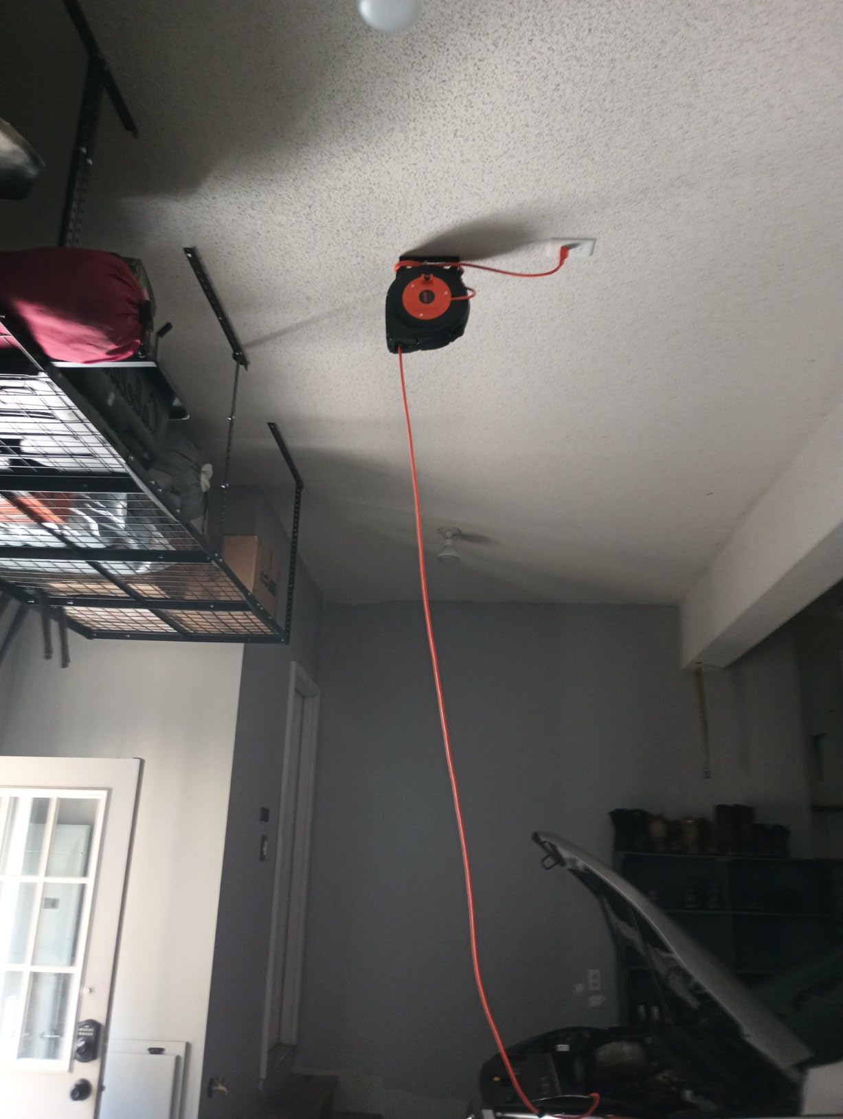 VEVOR 30FT Retractable Extension Cord Reel, Heavy Duty 16AWG/3C SJTOW Cord customer photo 2