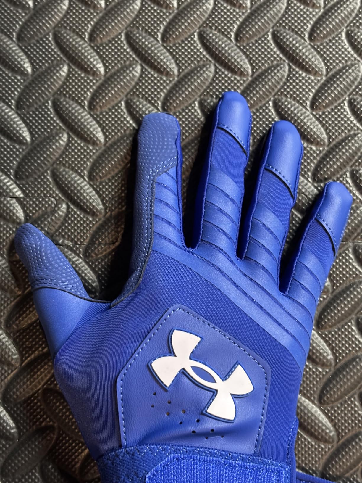 Under Armour Boys Youth Clean Up Baseball Gloves customer photo 2