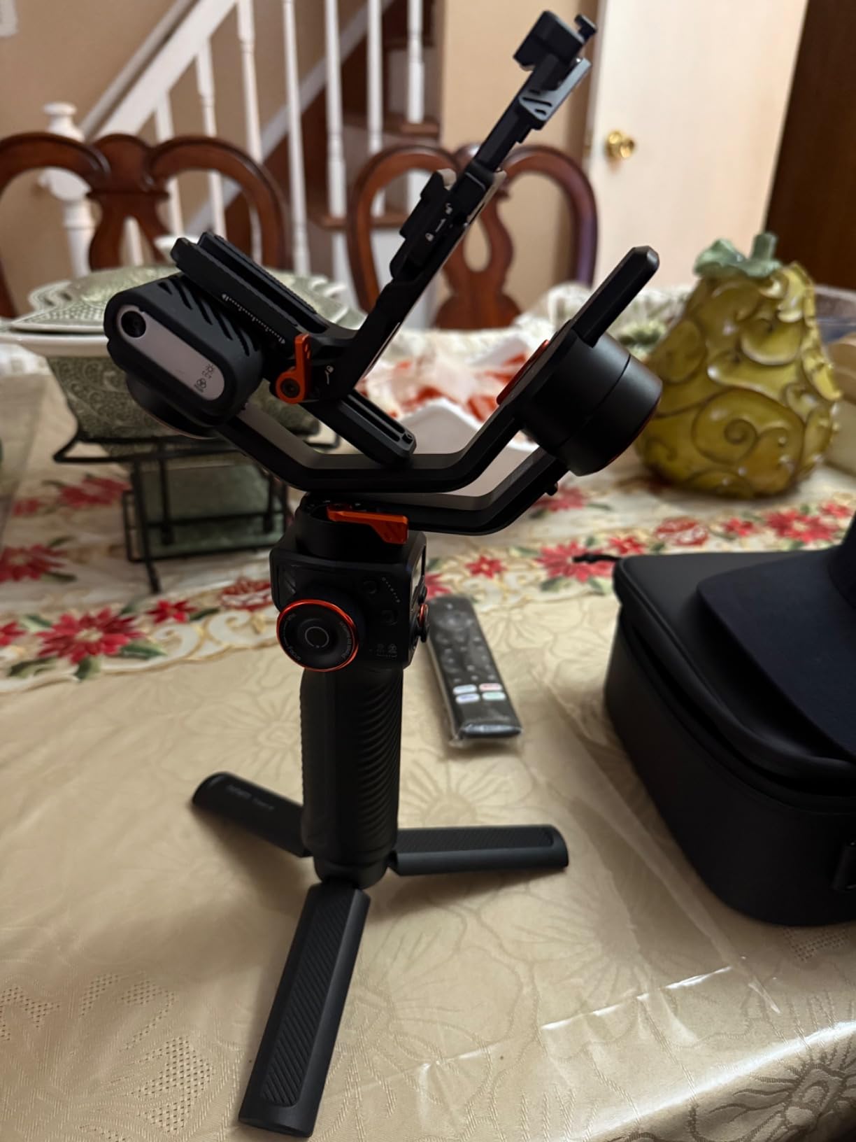 hohem iSteady MT2 Kit Gimbal Stabilizer for Camera, 3-Axis Gimbal for Mirrorless/Pocket/Action Camera/Smartphone, AI Tracker, Magnetic Fill Light Stabilizer, Available for Canon/Nikon/Sony customer photo 2