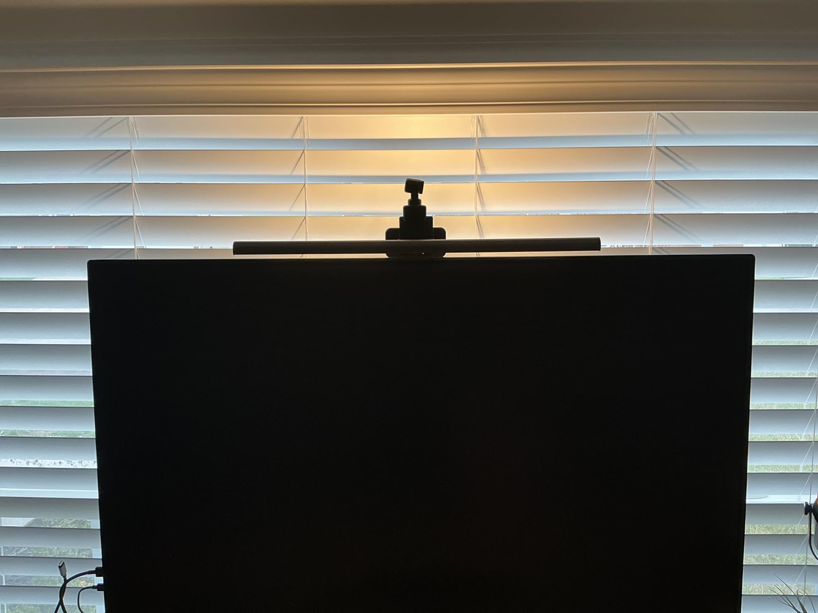 BenQ ScreenBar Halo 2 LED Monitor Light Bar - Wireless Controller, Backlight, Motion Sensor, Adjustable Brightness/Color Temperature, Eye-Care, No Screen Glare, Fits Curved Monitor, Monitor Accessory customer photo 2