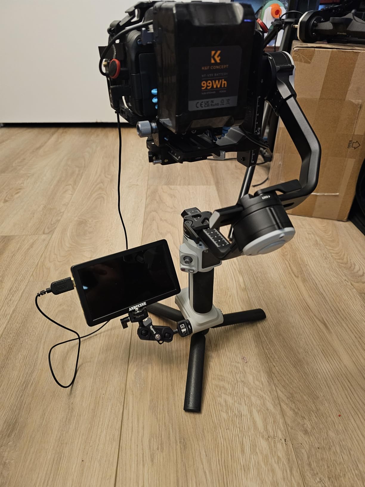 ZHIYUN Crane 4E 3-Axis Camera Stabilizer for DSLR and Mirrorless Cameras customer photo 2