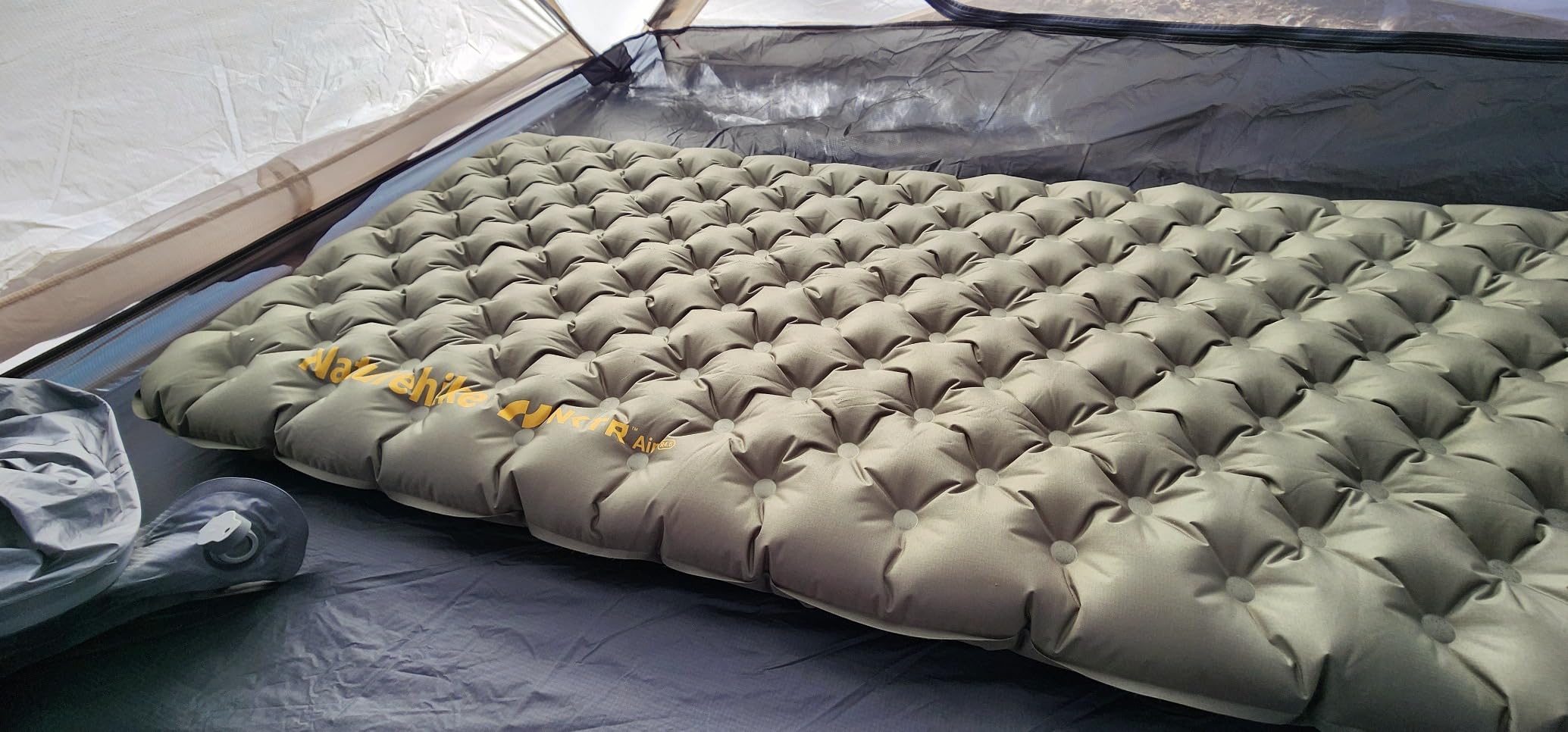 Naturehike 27oz Ultralight Sleeping Pad, Insulated Inflatable Sleeping Pad 4.6R, Lightweight Sleeping Mat for Camping, Hiking, Backpacking, with Air Pump Sack customer photo 2