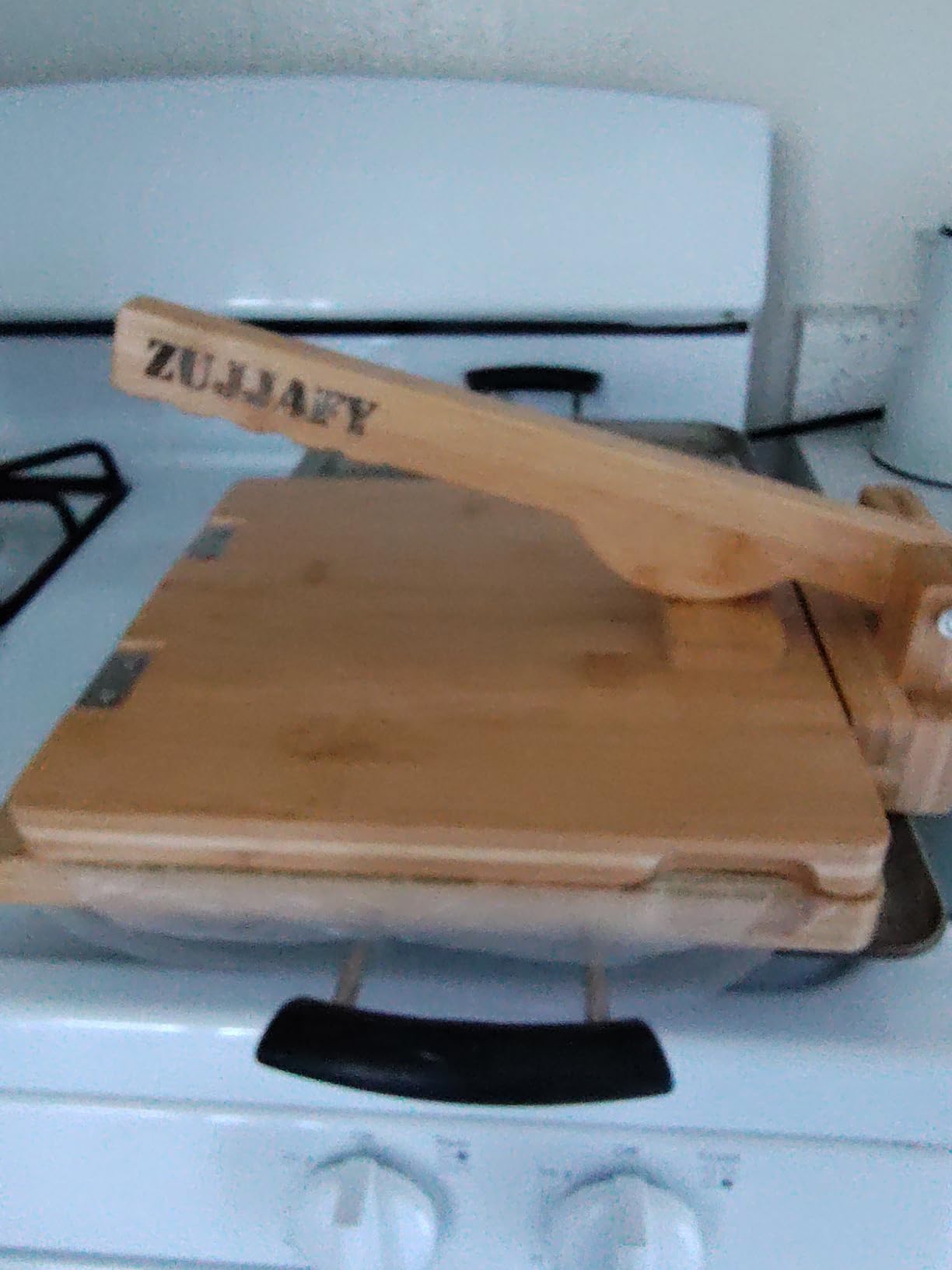 ZUJJAFY Tortilla Press 10 Inch Bamboo Tortilla Maker with 50pcs Parchment Paper, Mexican Tortillera Presser Homemade Tortillas Pataconera Dough Press, Square customer photo 2
