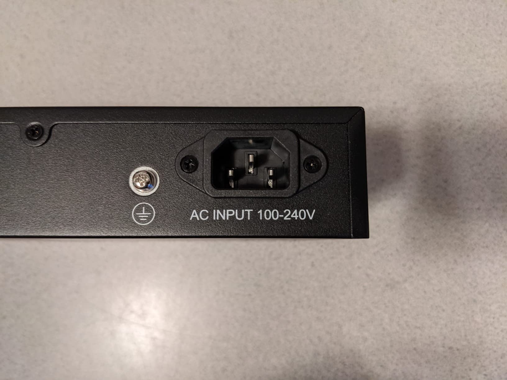 MokerLink 24 Port 2.5 Gigabit PoE Web Managed Switch with 2x10G SFP, 24 Port PoE IEEE802.3af/at/bt, 513W, L2 Managed Rack Mount Network Switch customer photo 1