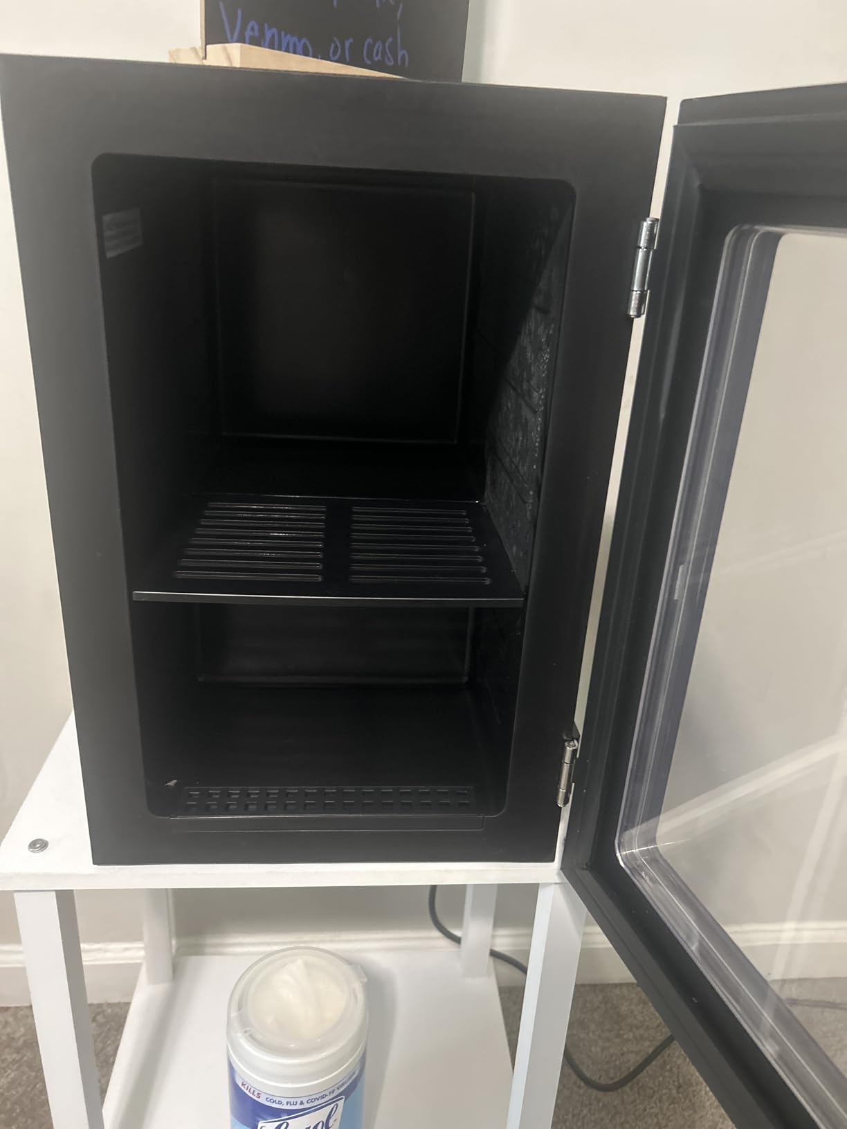 Erivess 24 Can Mini Fridge, 0.6 Cu.ft Beverage Refrigerator Cooler, Black customer photo 1