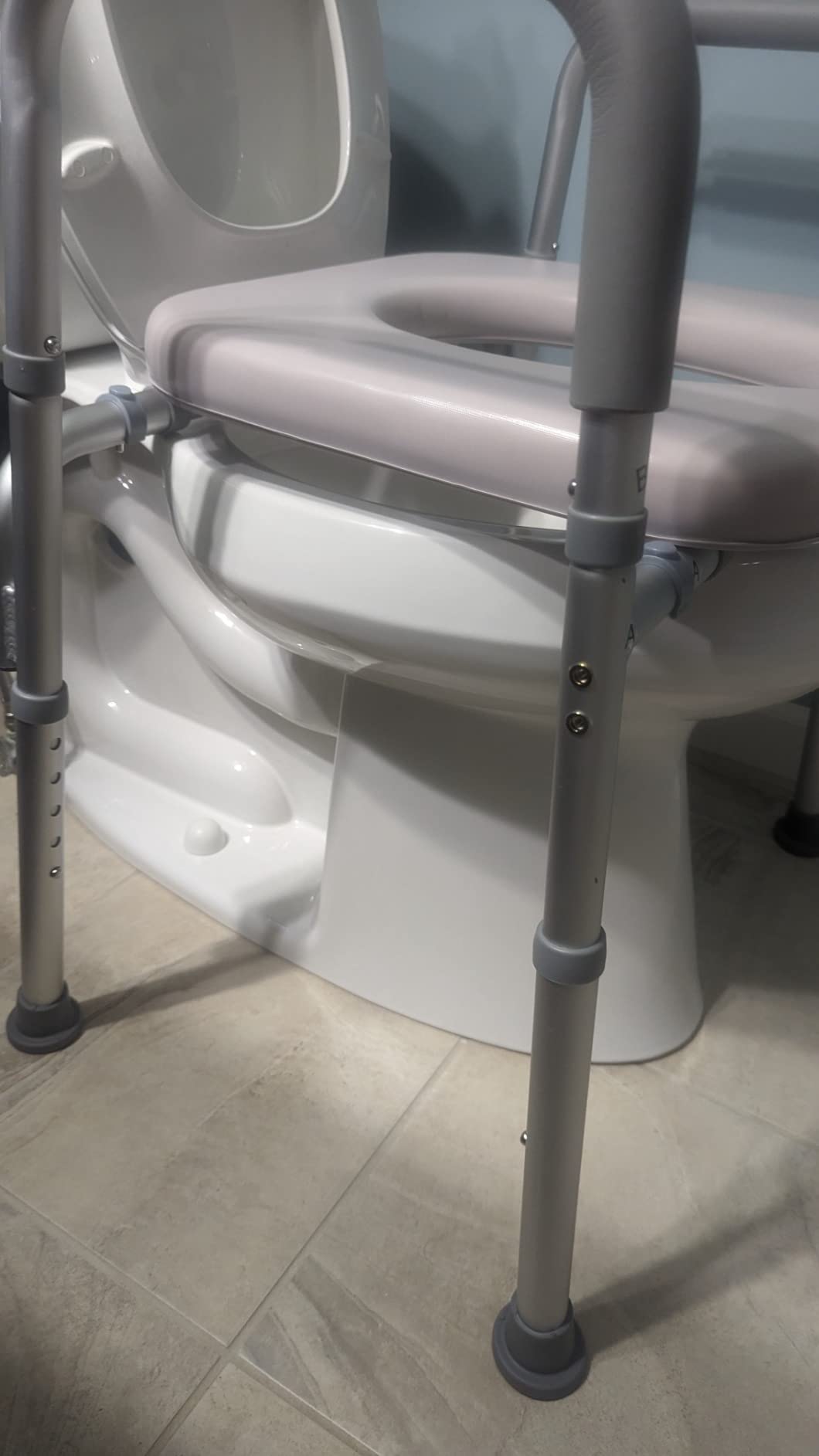 Raised Toilet Seat with Handles, Width & Height Adjustable customer photo 1