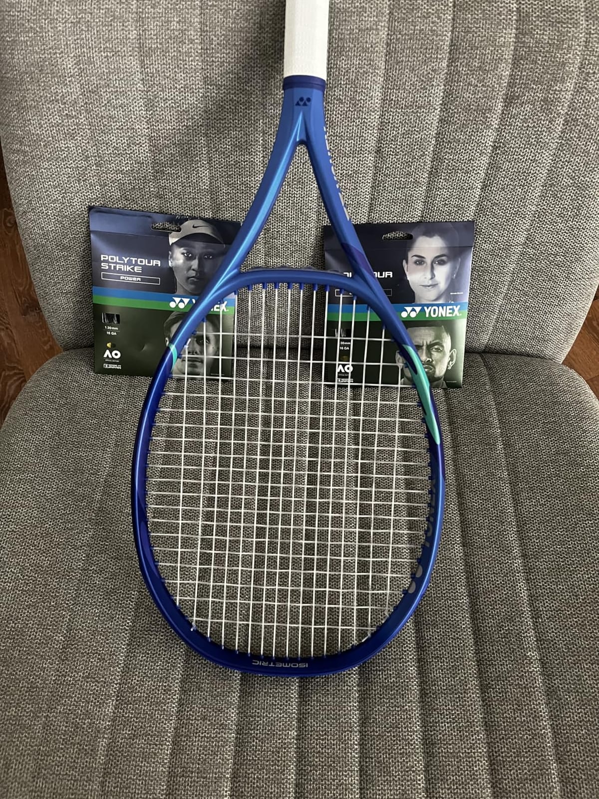 YONEX Unisex EZONE 98 Blast Blue Racquet | Powerful 16x19 Strings Arm-Friendly Graphite Racket for Advanced Tennis Players, Grip 2 customer photo 1