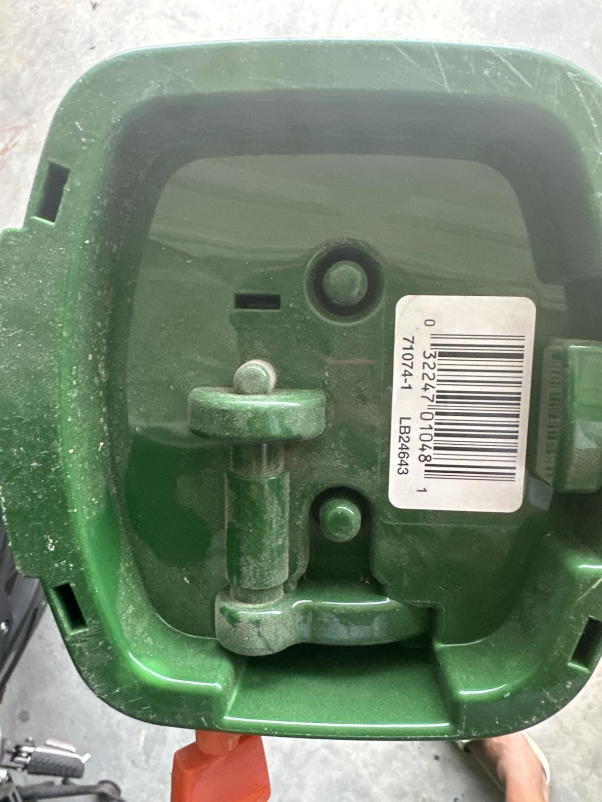 Scotts Whirl Hand-Powered Spreader customer photo 2