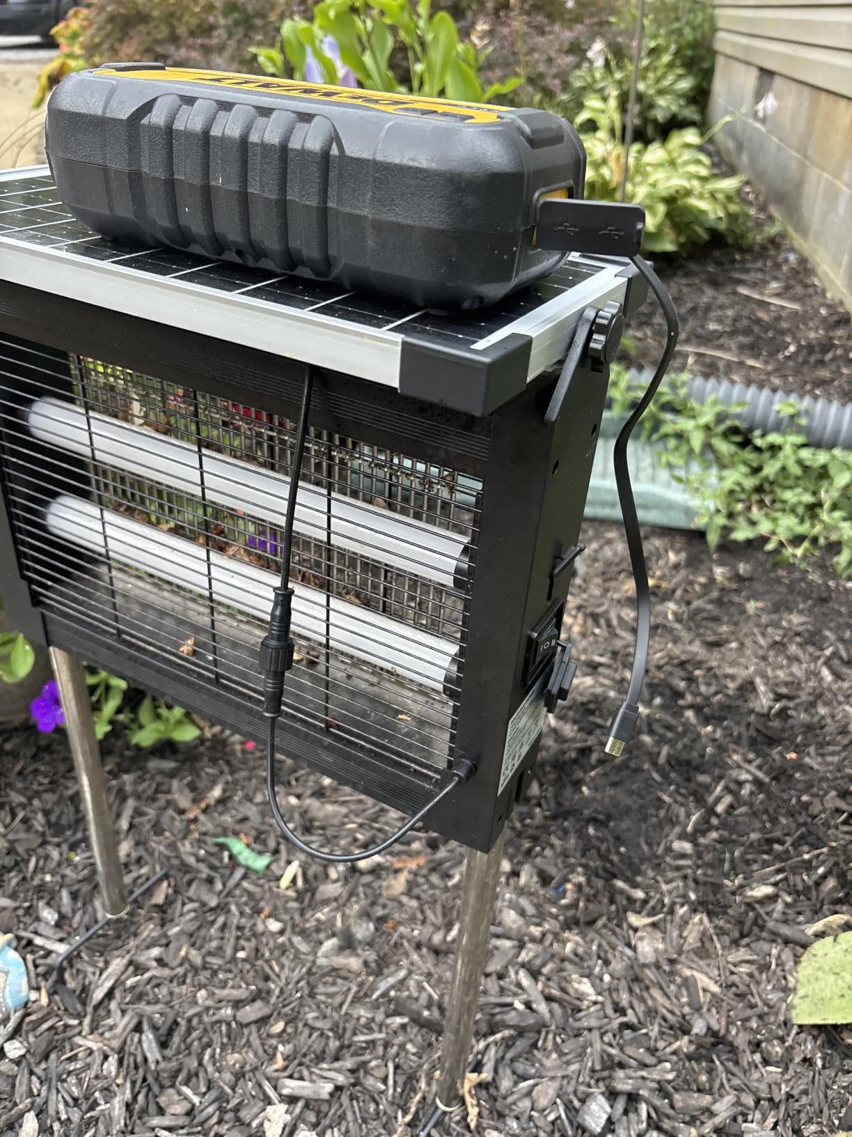 OnBeam Solar Bug Zapper Outdoor, 4500V Mosquito Zapper Fly Trap for Patio customer photo 1