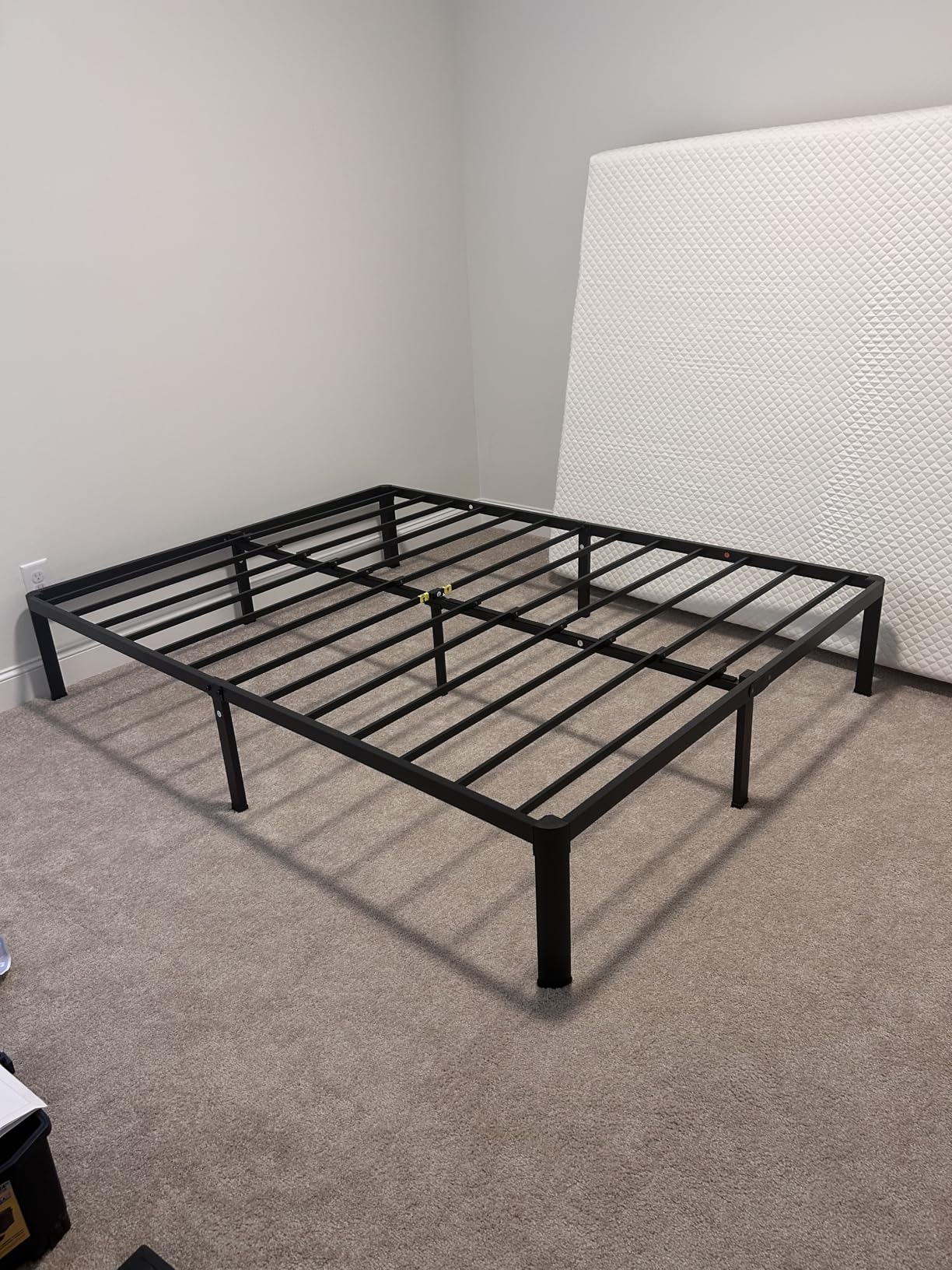 VIPSHOW 14 Inch Queen Heavy Duty 3500lbs Bed Frame with Round-Corner customer photo 1