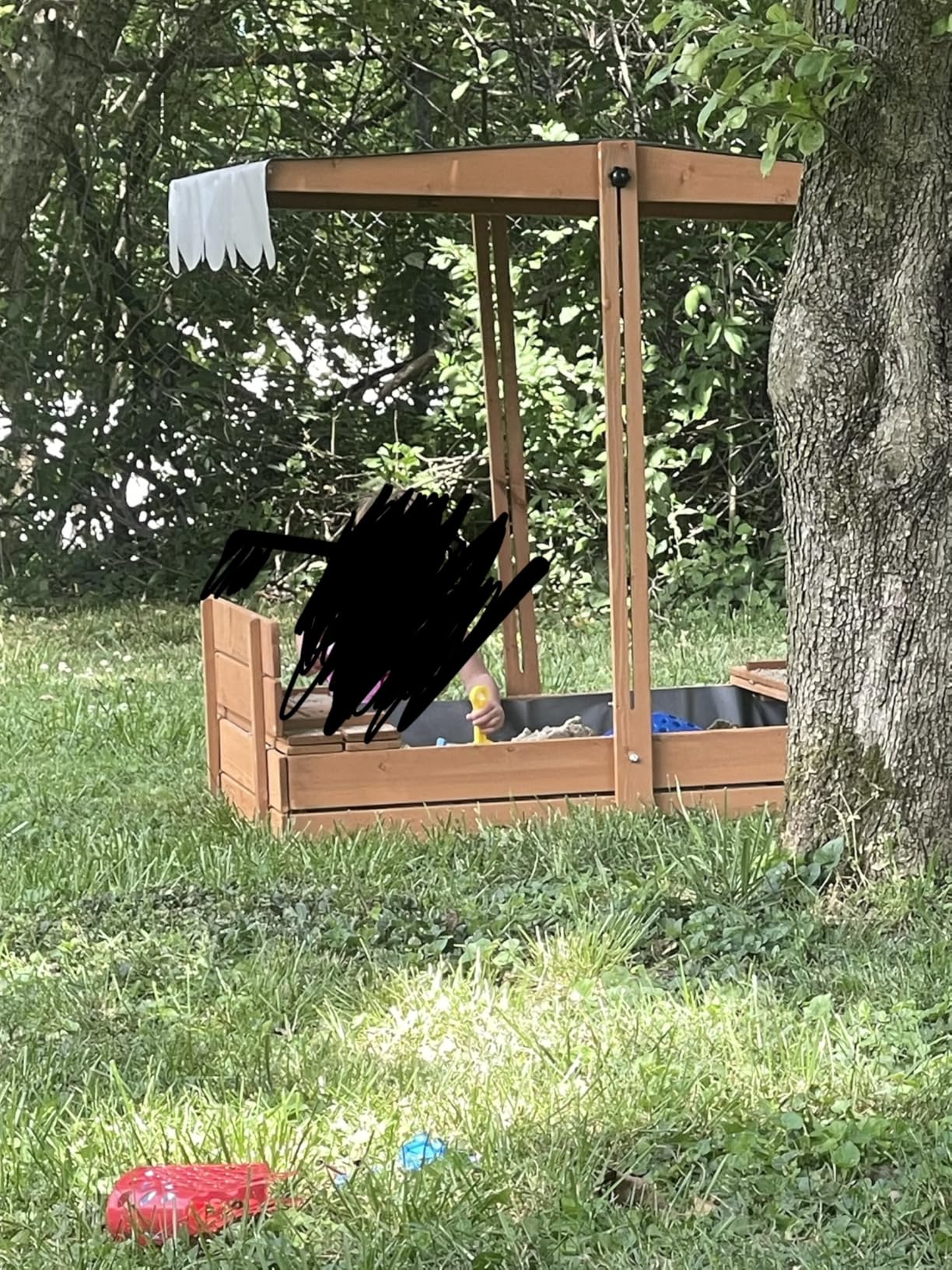 YOLENY Sandbox with Lid,Kids Sandbox with Cover Outdoor,Wooden Sand Box with 2 Foldable Bench Seats,Adjustable UV-Resistant Roof & Bottom Liner,Sand Box for Kids Ages 2-8, Perfect for Backyard,Beach customer photo 2